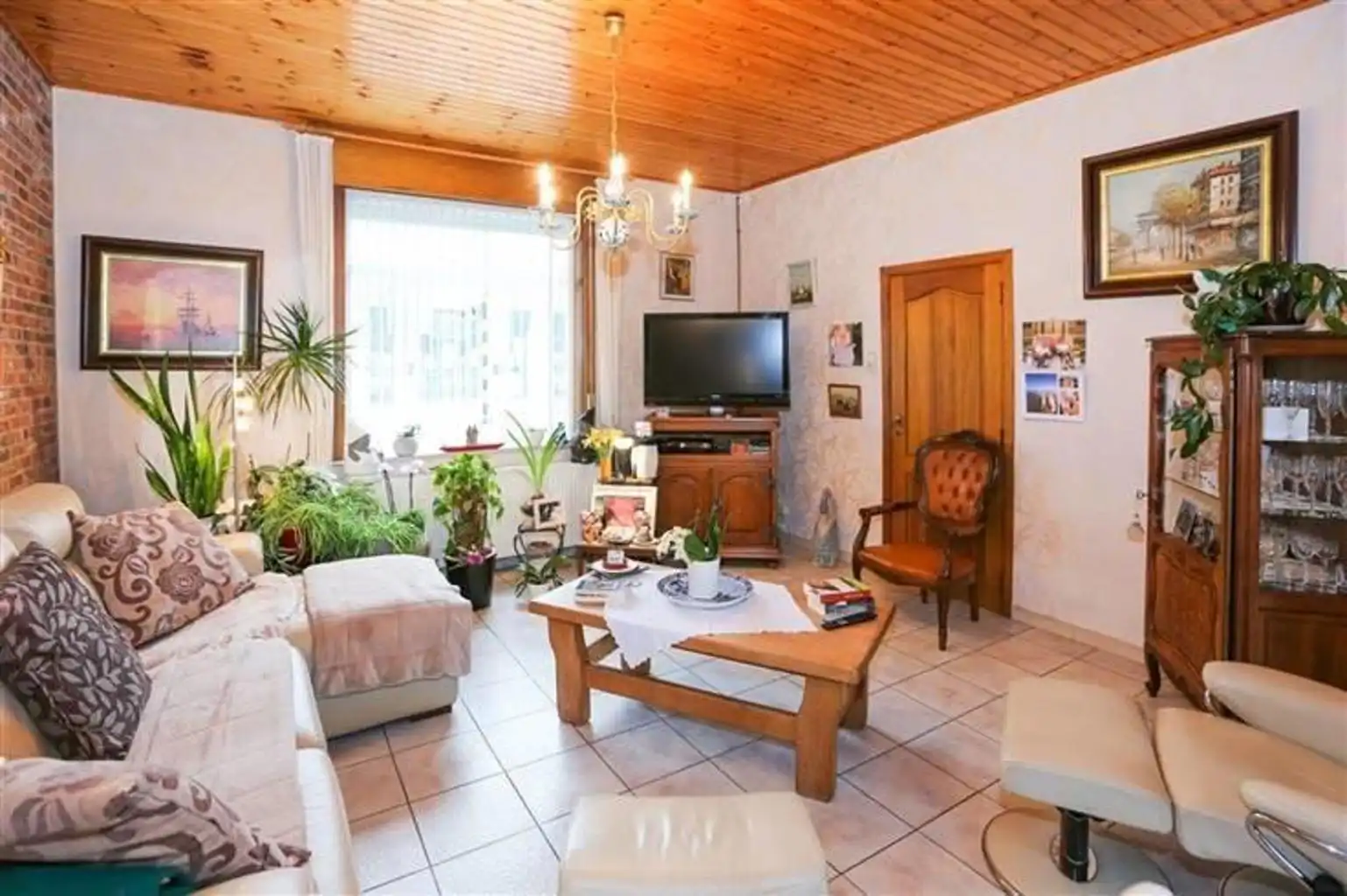 Te koop: te renoveren rijwoning op toplocatie foto 5