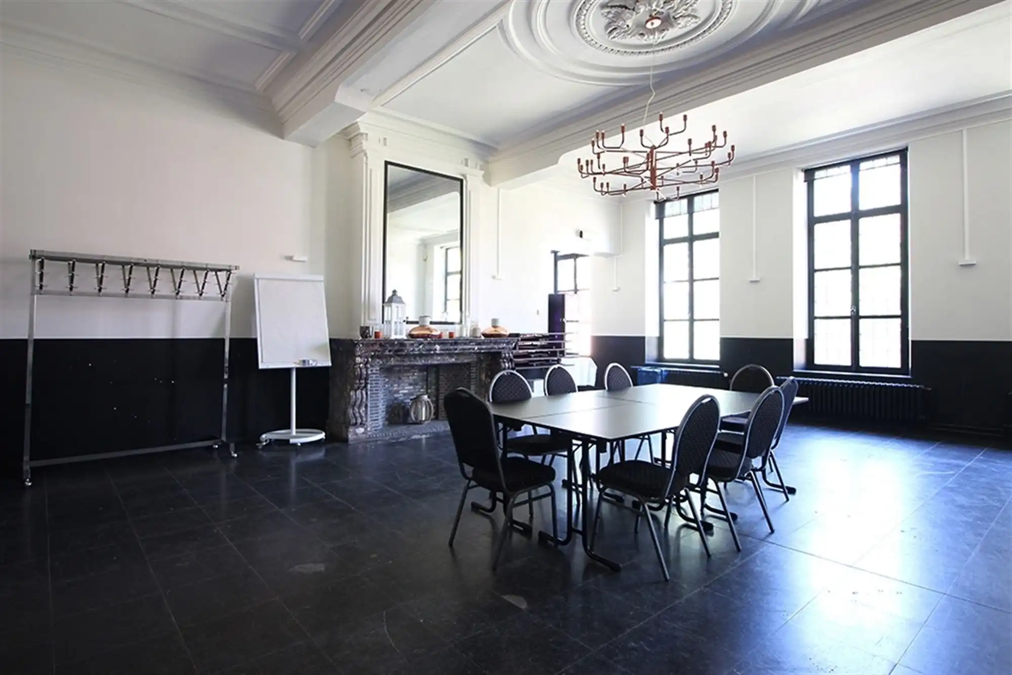 Kasteel Walburg met conciërgewoning en koetshuis in erfpacht  foto 8