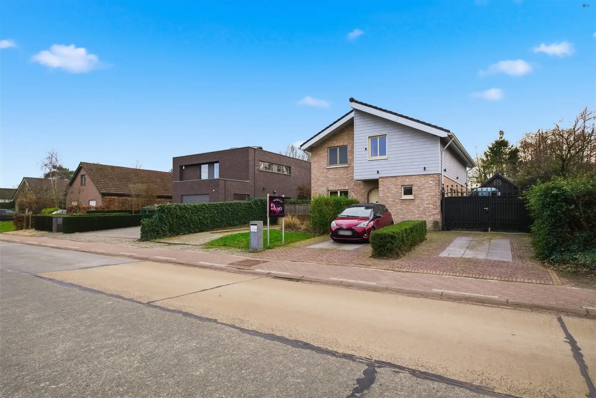 Hoofdfoto van de publicatie: Open bebouwing met grote grond van 3.711m²