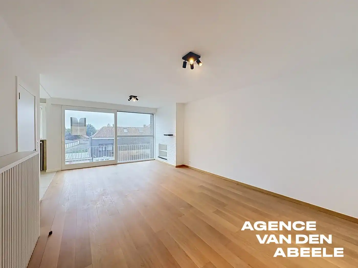 Gerenoveerd appartement met 2 slaapkamers en terras foto 2