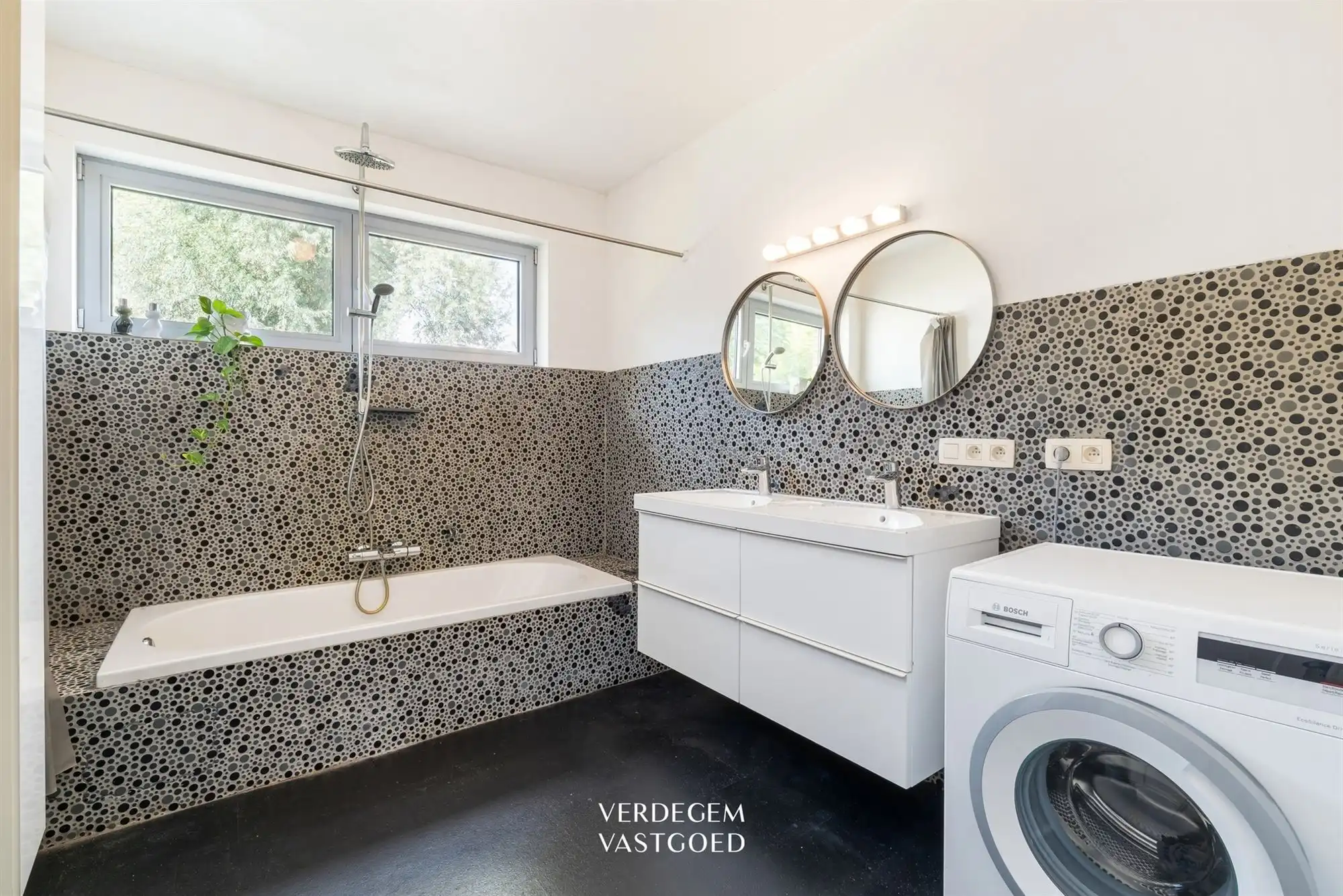 Prachtig duplexappartement met 2 terrassen in Interbellum architectuur foto 13