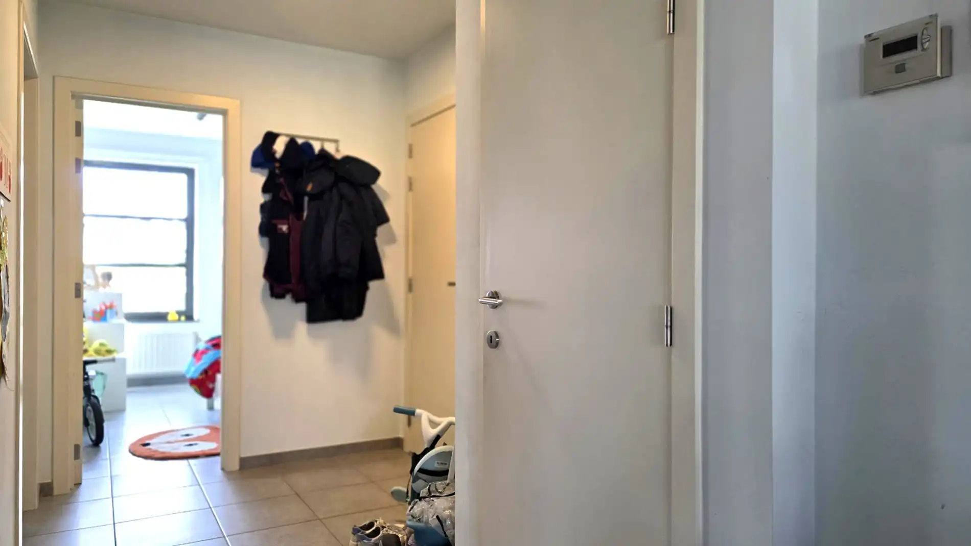 Ruim gelijkvloers appartement met tuin en garage foto 11