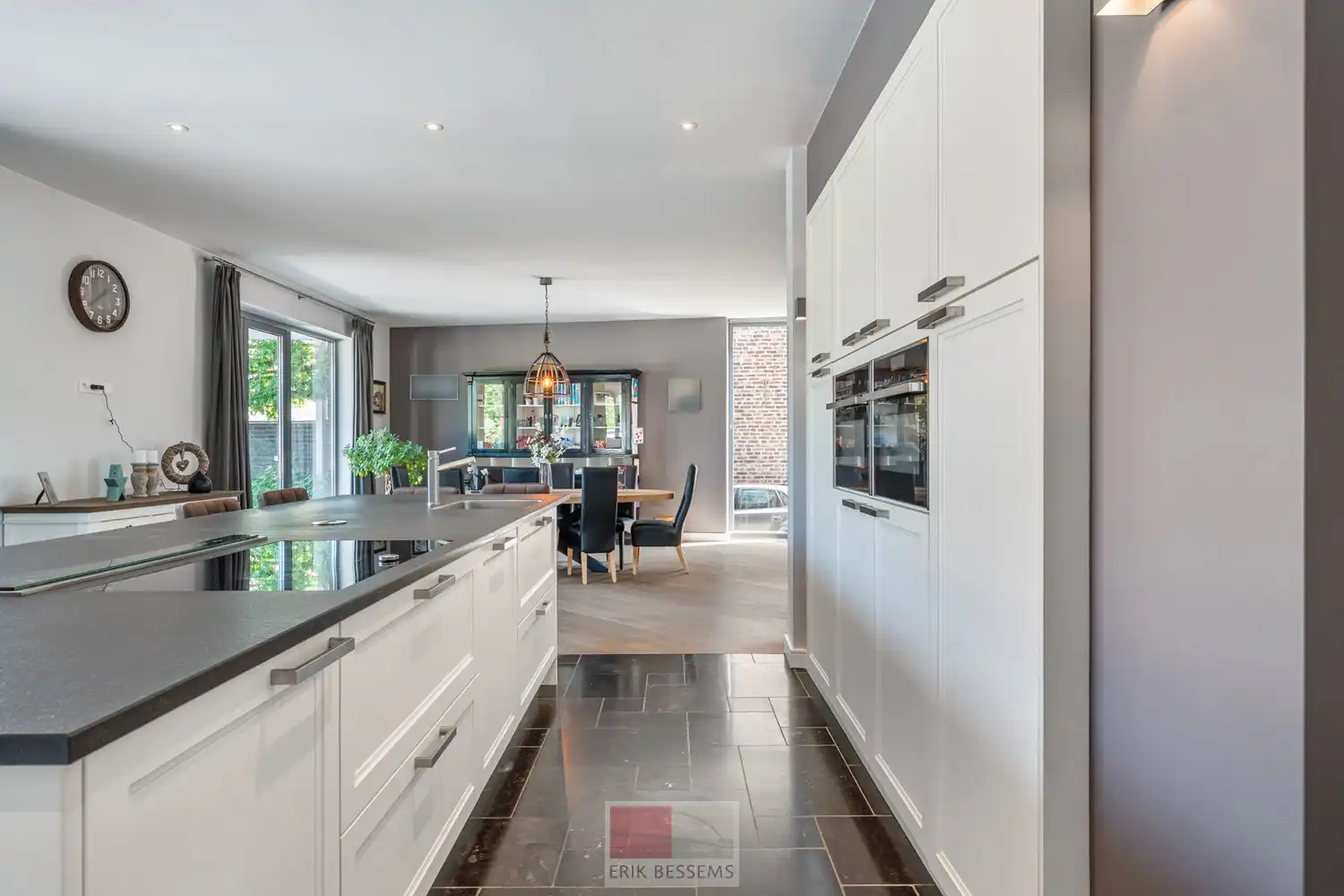 Prachtig authentiek herenhuis met ruime loods en garage in de Voerstreek! foto 17