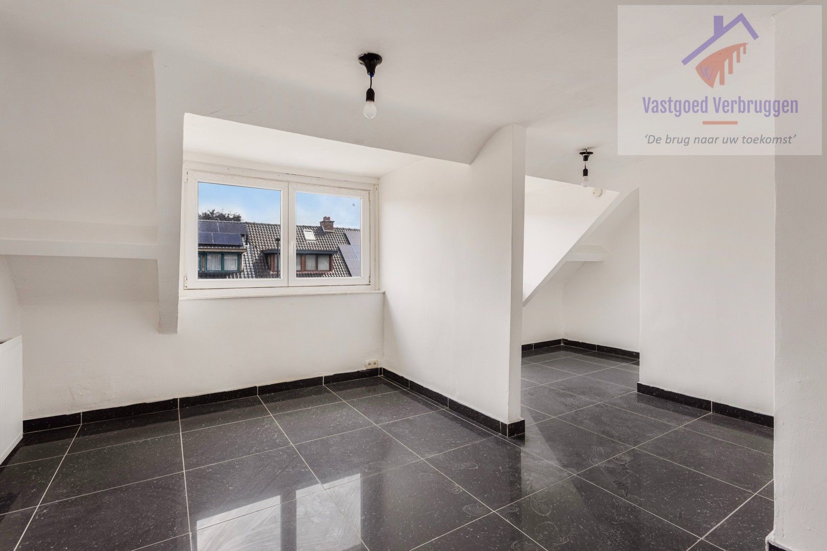 Centraal gelegen ruime woning met 5 slaapkamers, 2 badkamers en tuin! foto 13