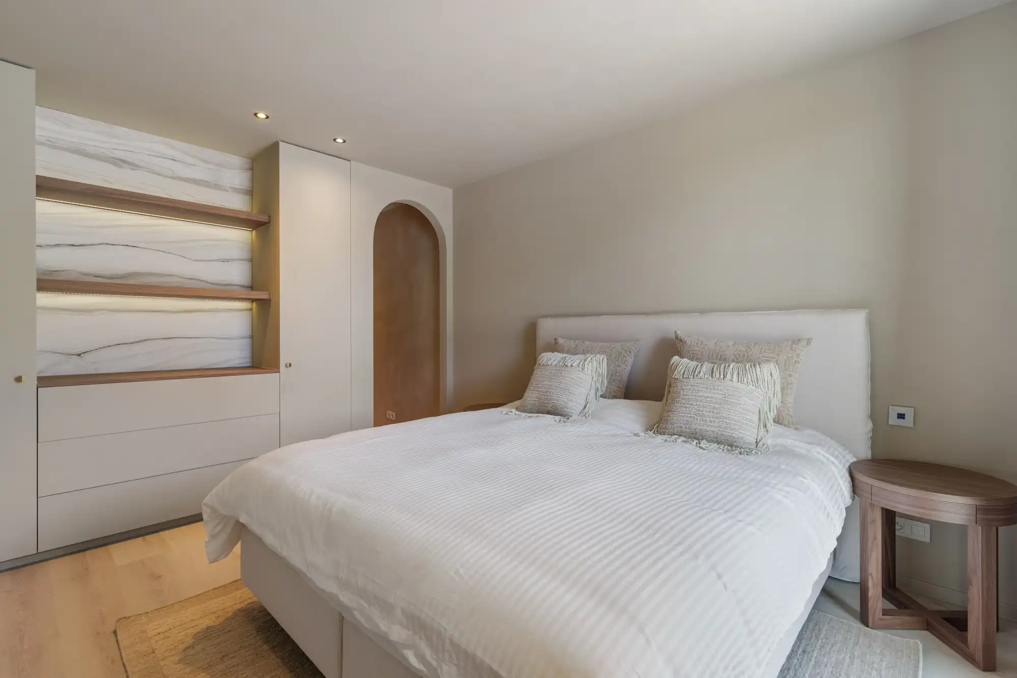 Moderne nieuwbouwwoning met 4 slaapkamers, 4 badkamers en prachtige tuin foto 15