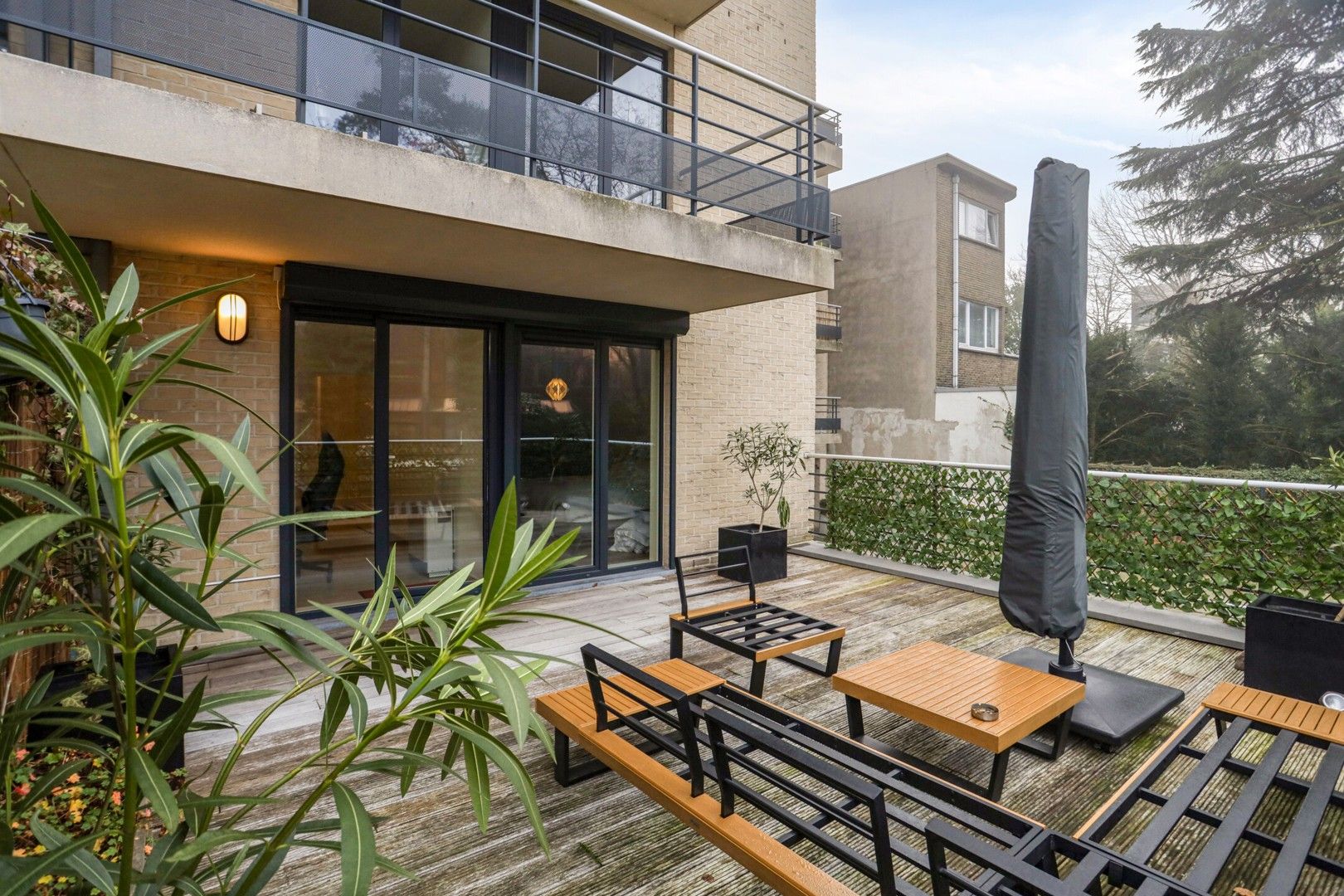 TOPLOCATIE! GOED ONDERHOUDEN, RUIM, INSTAPKLAAR 2-SLPK-APP MET 2 GROTE TERRASSEN foto 13