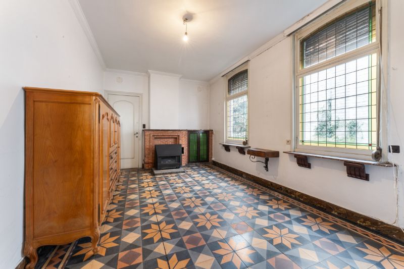 Te renoveren burgerwoning met enorm potentieel in hartje Roeselare foto 11