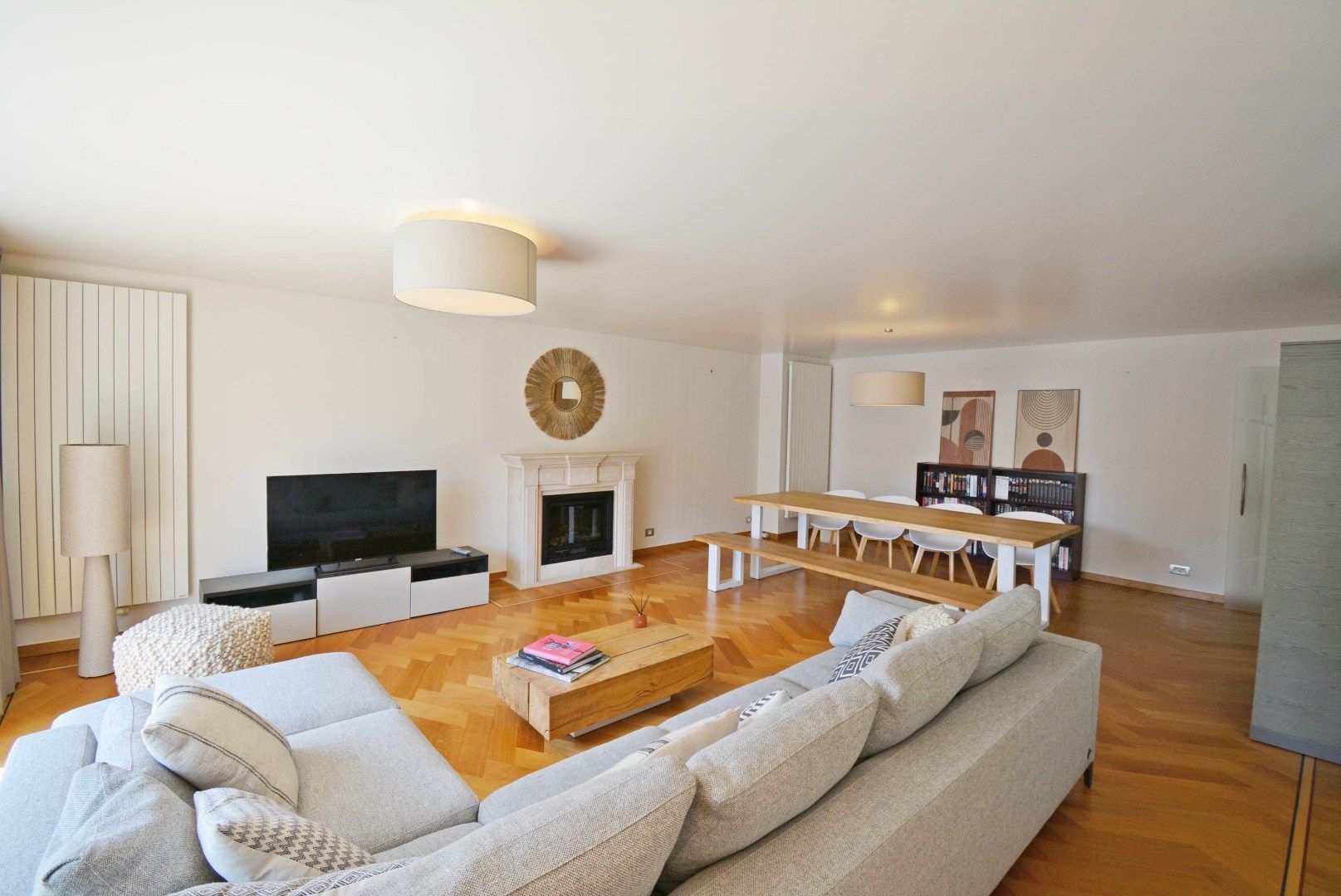 Ruim en centraal gelegen appartement met 3 slaapkamers foto {{pictureIndex}}