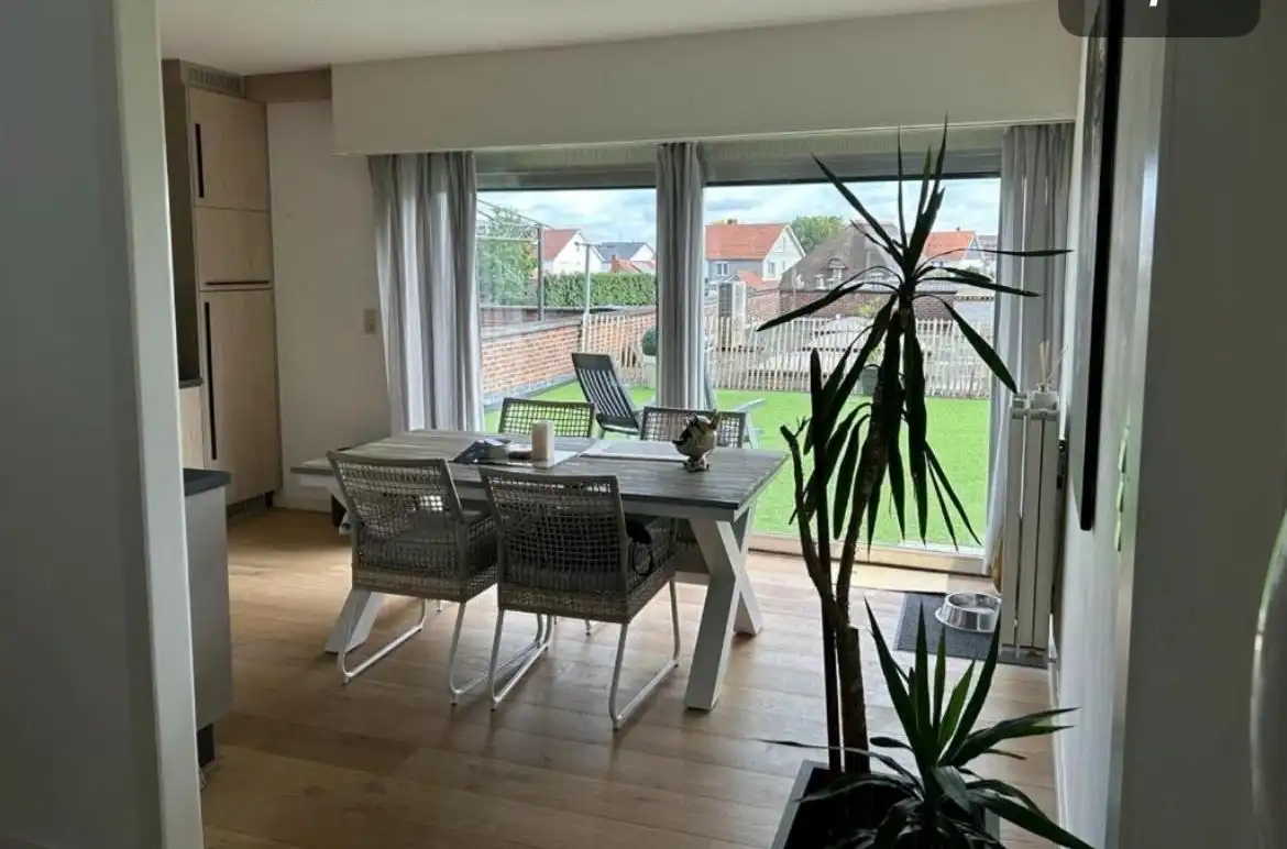 Modern en comfortabel gerenoveerd appartement op de eerste verdieping in het centrum van Neeroeteren foto 21