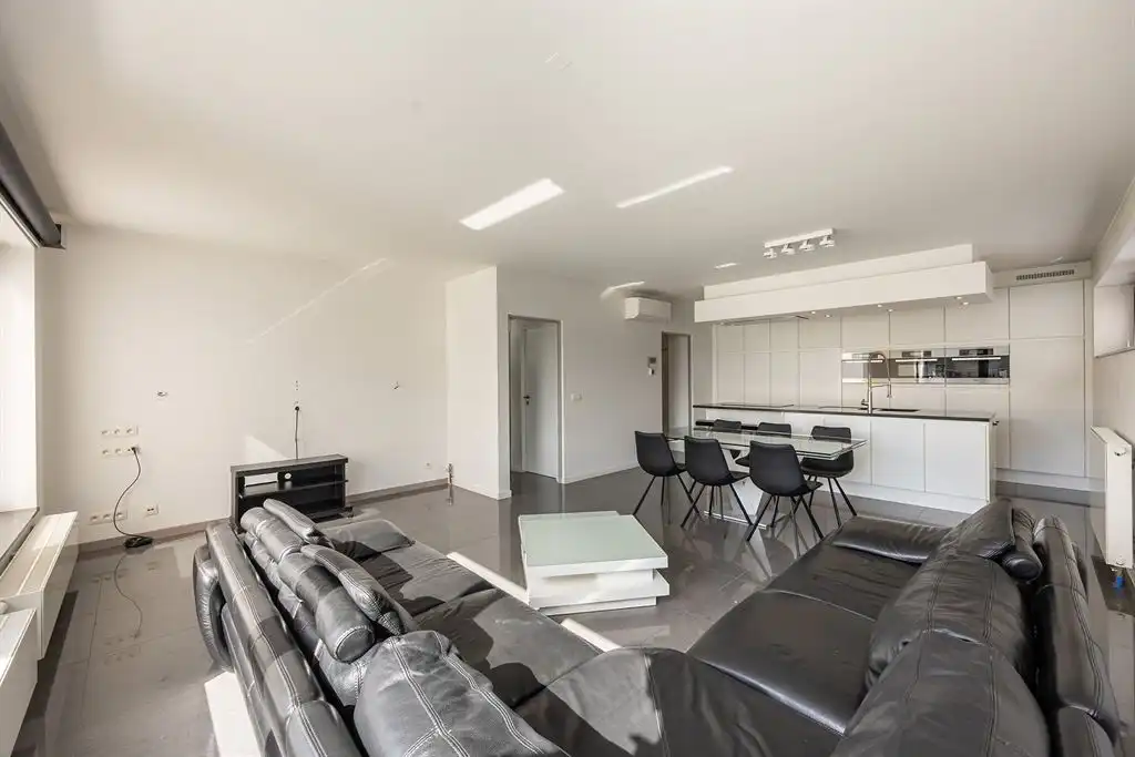 Ruim duplexappartement met terras foto 6