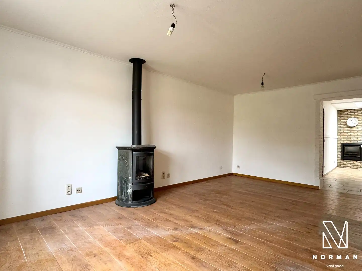 Woning met 2 slaapkamers en terras in Harelbeke te huur! foto 5