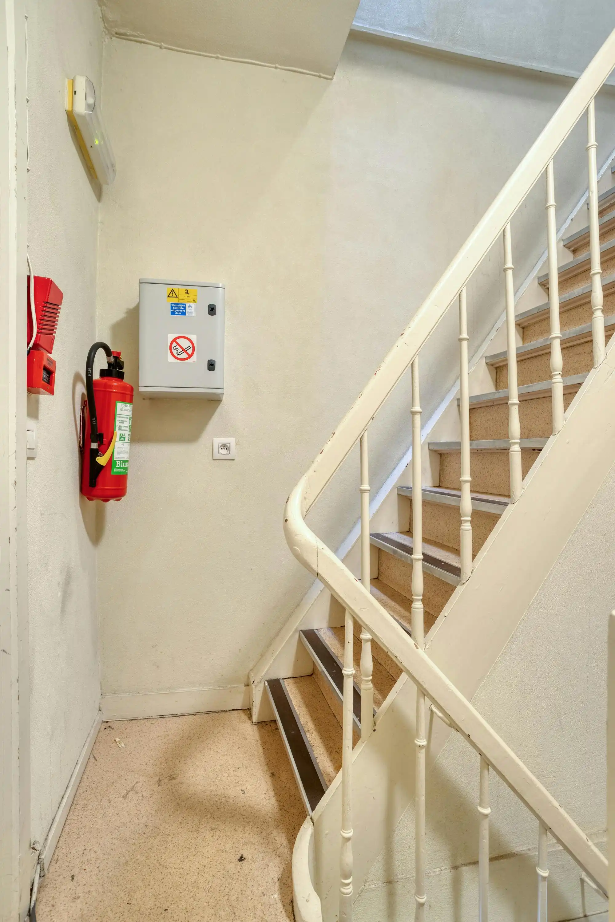 Karaktervol huis te renoveren in Brugge nabij het station foto 4