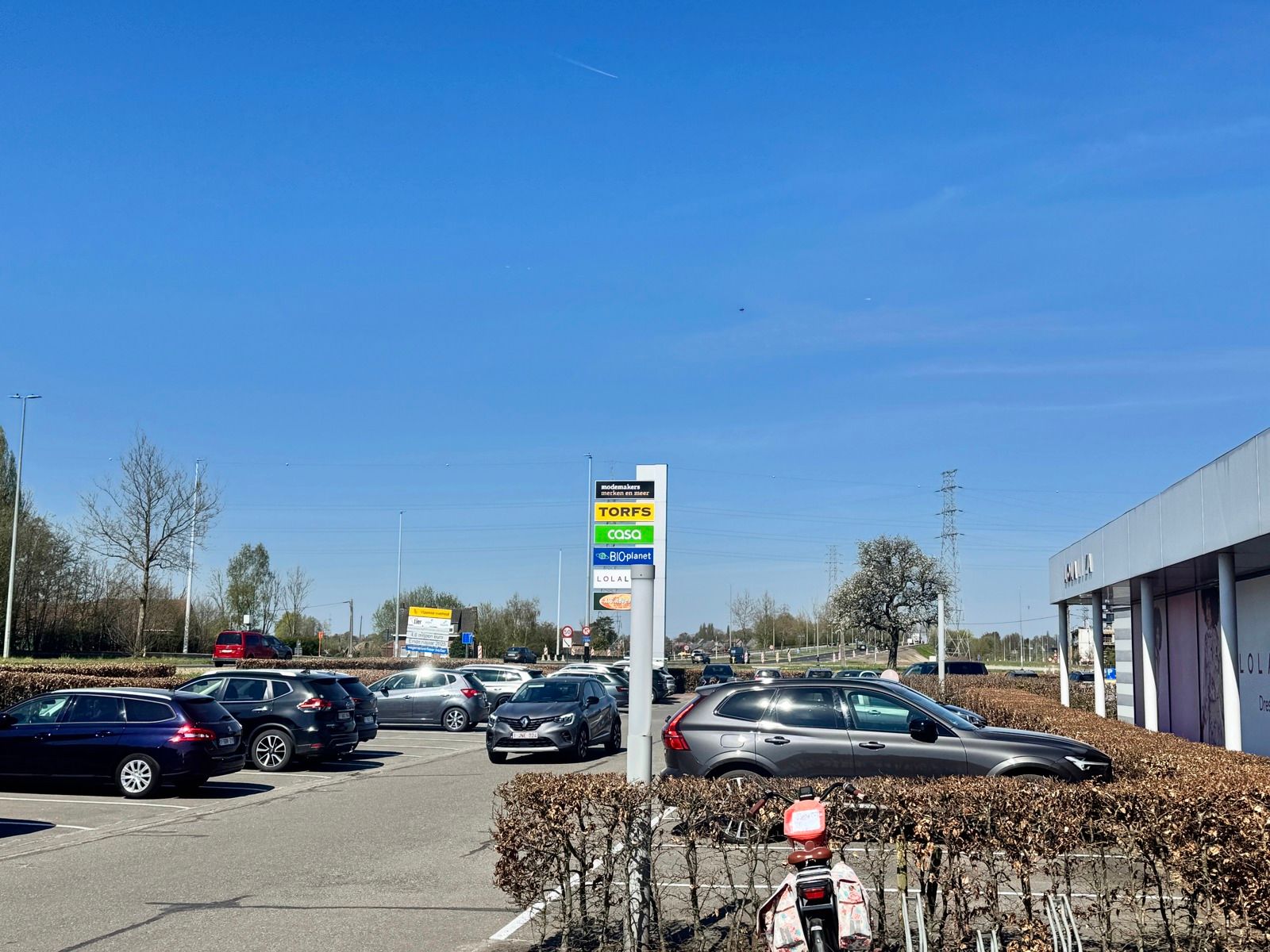 Verhuur van CASA in Winkelpark Den Boom in Lier foto 3
