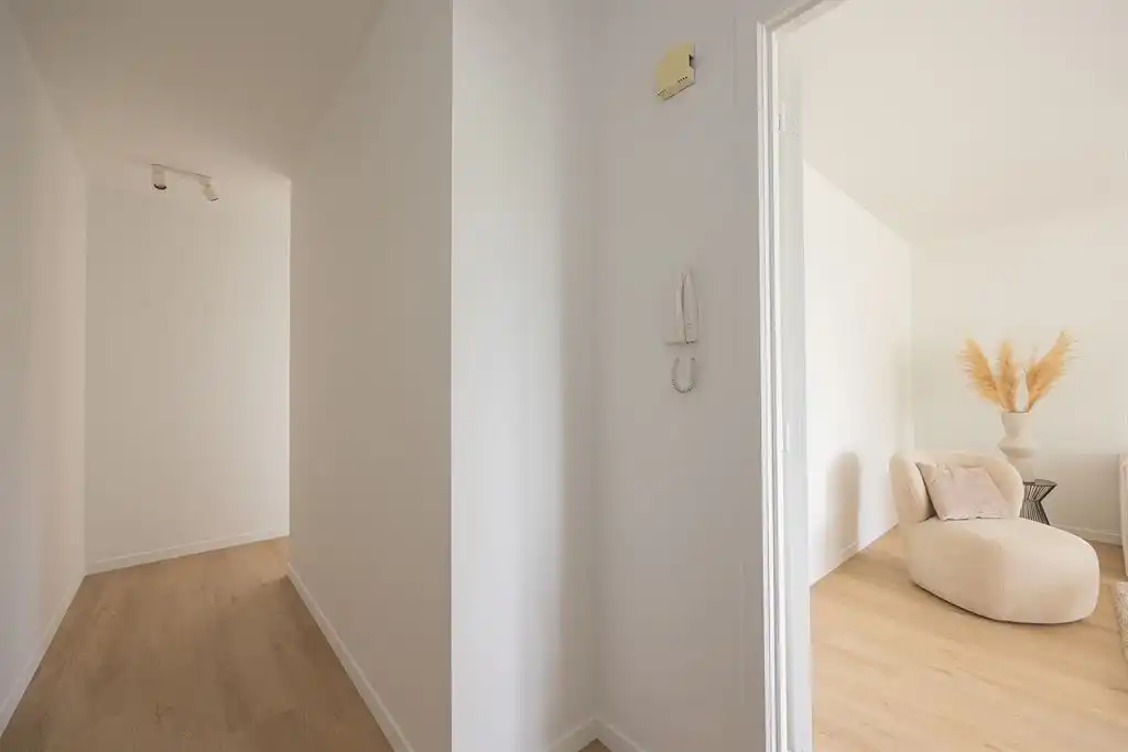 Ruim gerenoveerd appartement met groen zicht en parkeerplaats foto 10
