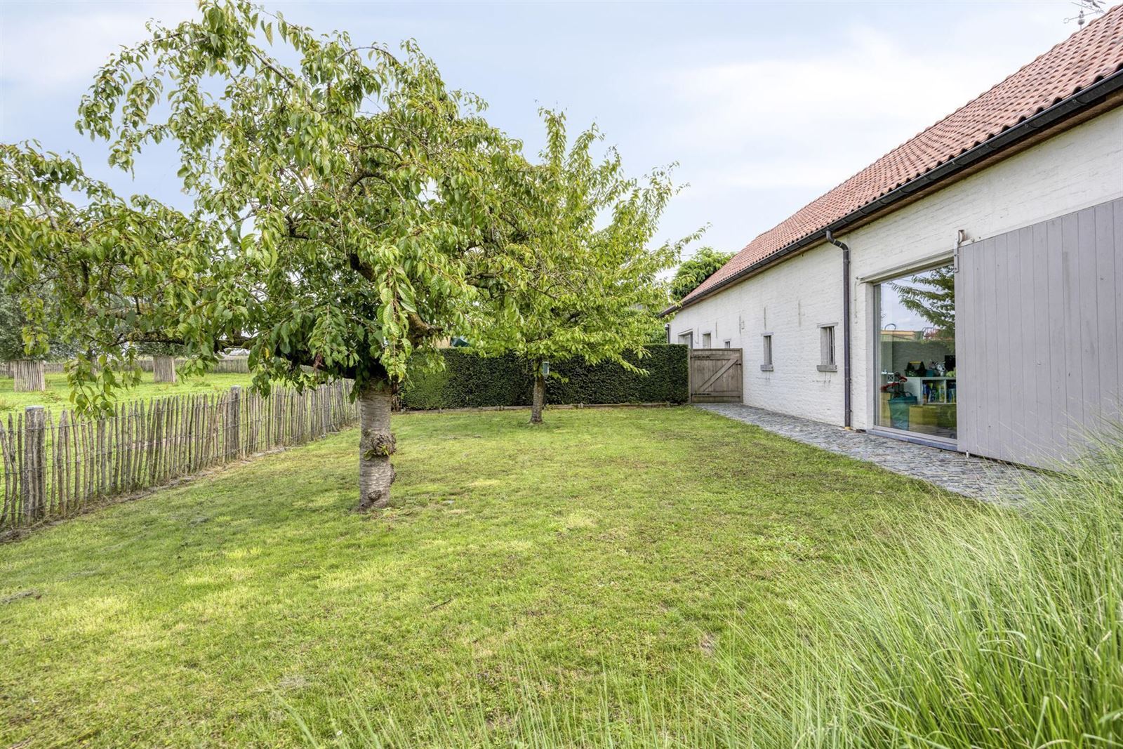 Rustig gelegen vierkantshoeve + weide (38a81ca) met 3 slaapkamers te Pajottegem foto 24