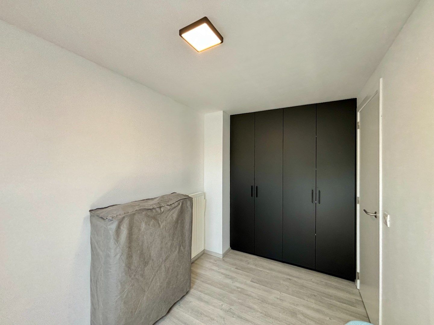 KIJKDAG 21/06. Instapklare HOB (2018) met garage en tuin te centrum Ieper foto 20
