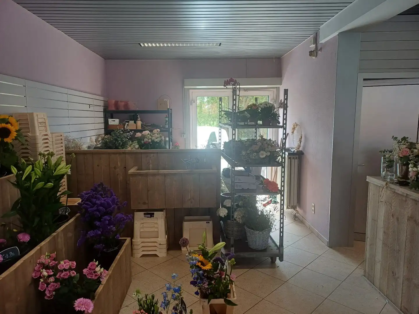 Goed gelegen handelsruimte met parking in het centrum van (Neer) pelt foto 6