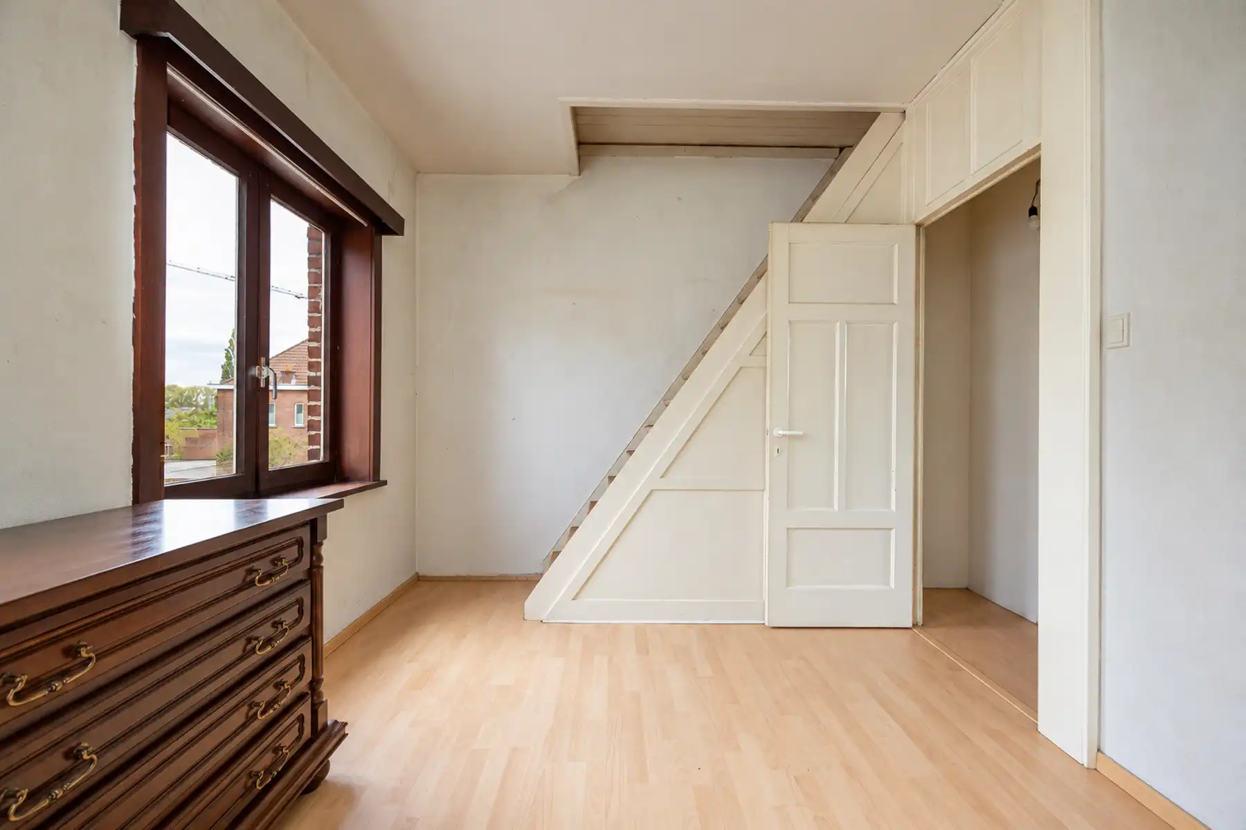 Woning met 2 slaapkamers, zolder en buitenruimte  foto 8