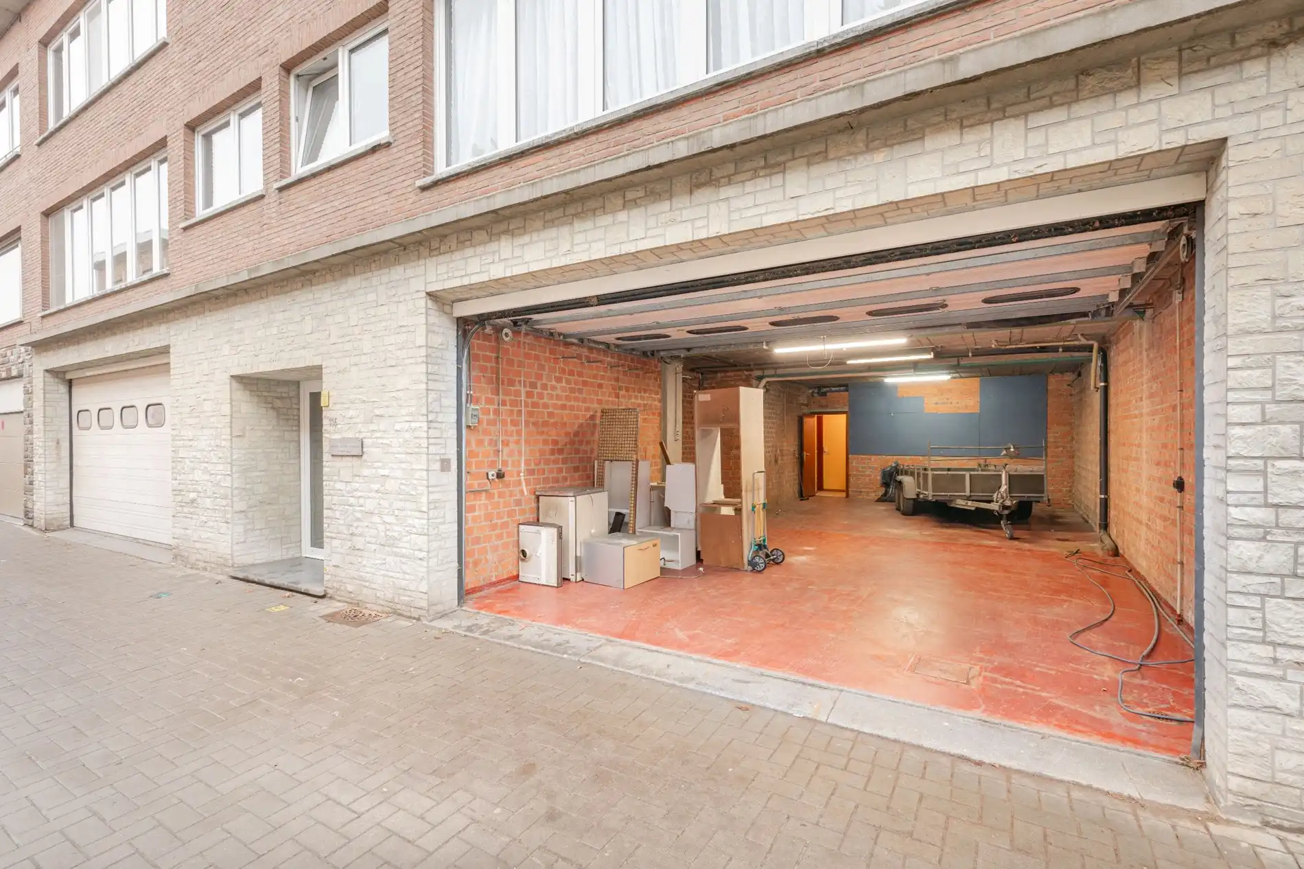 Ruime hangaar op toplocatie! foto 2