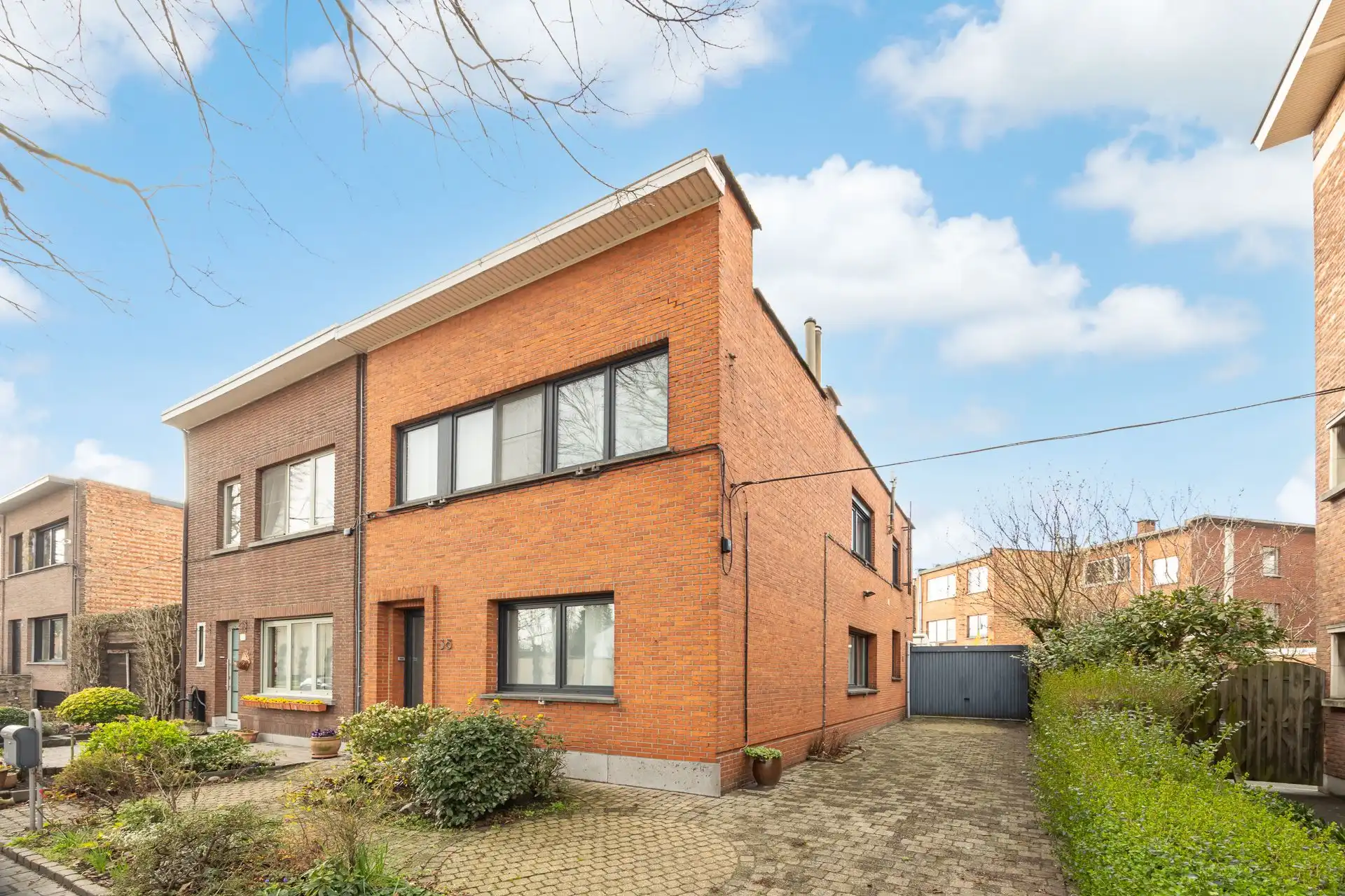 Hoofdfoto van de publicatie: Halfopen bebouwing met potentieel in groene Bosheidelaan!