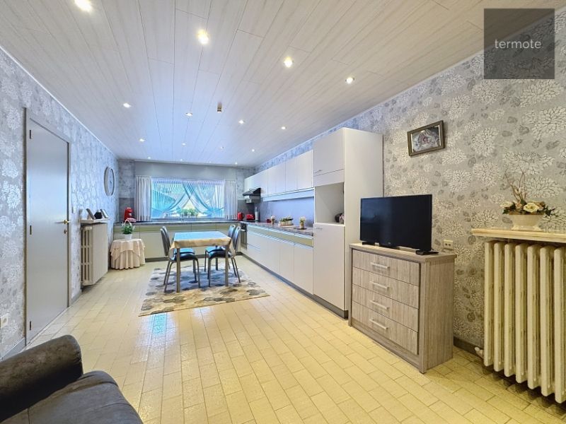 rijwoning met garage foto 9
