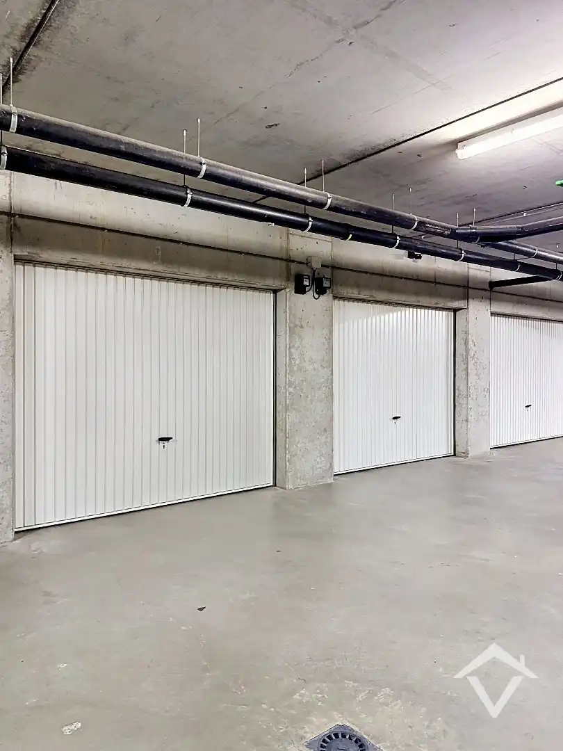 Instapklaar appartement met 2 slaapkamers, 2 bergingen en garage te Eernegem foto 31