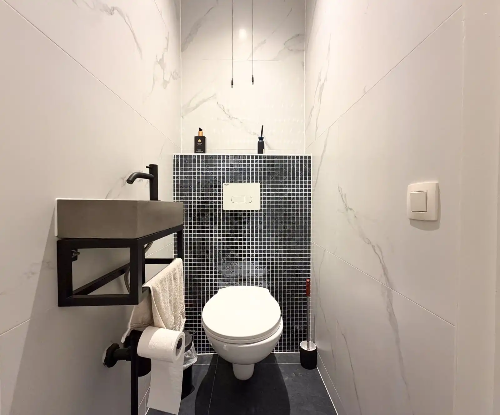 Volledig instapklaar en ruim appartement met 2 slpk en 2 badk foto 12