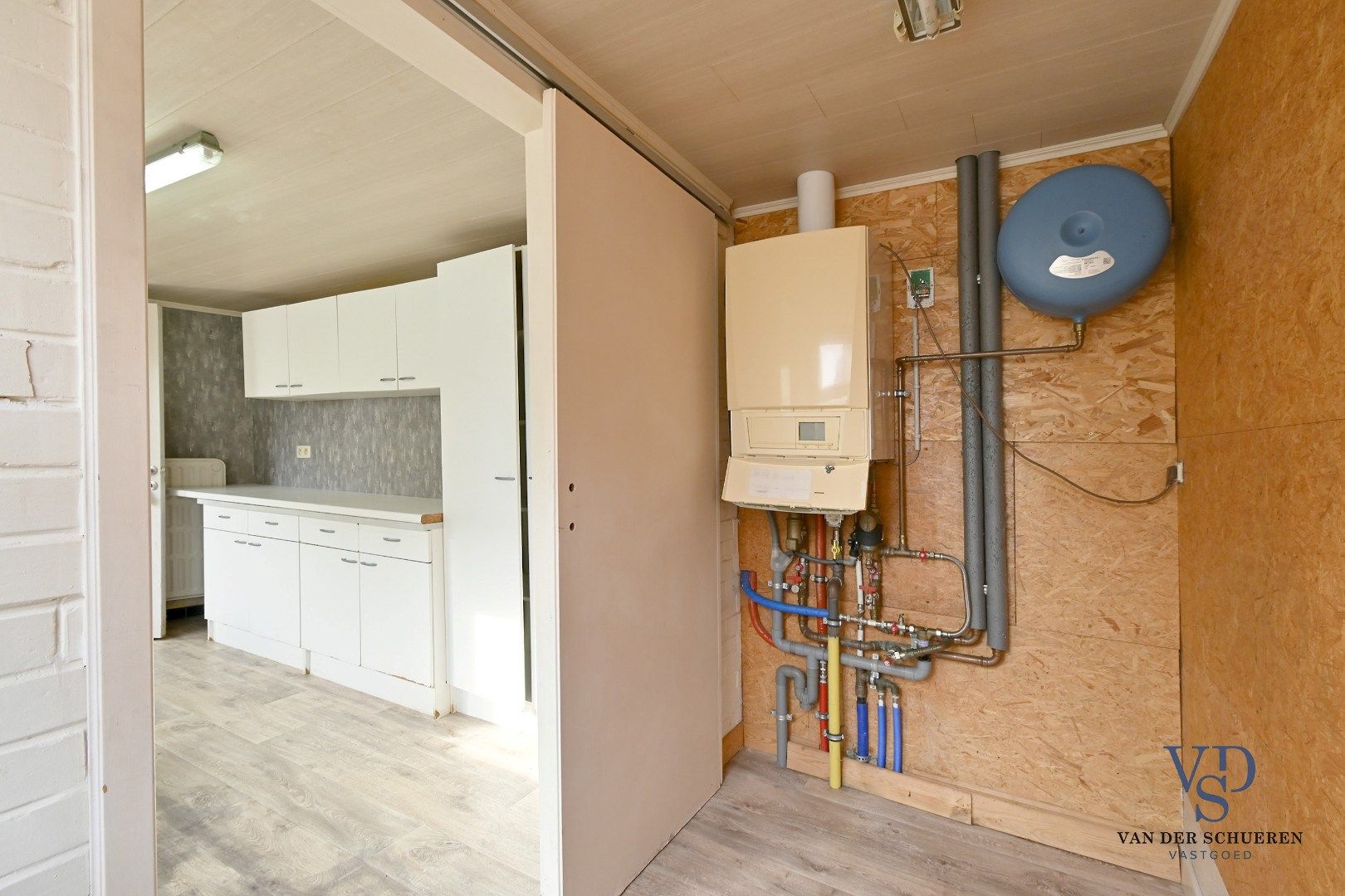 Te renoveren woning in centrum Balegem. foto 12