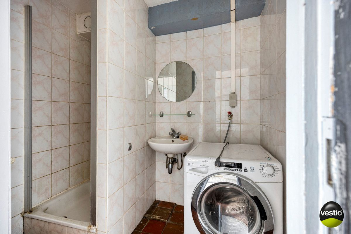 COMPLEX BESTAANDE UIT 14 TE RENOVEREN STUDIO'S MET UITBREIDINGSMOGELIJKHEDEN TE VELDWEZELT. foto 13