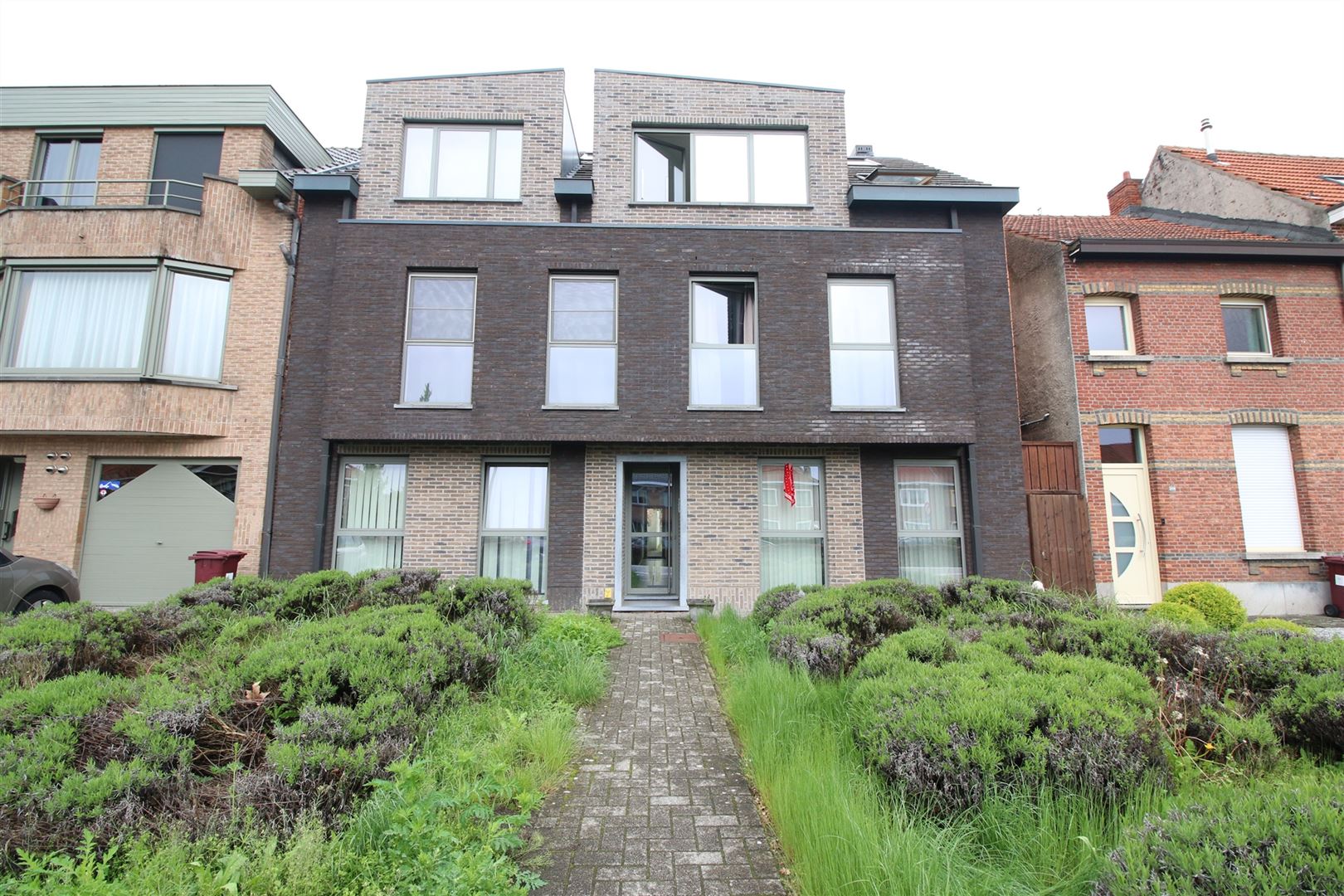 Gelijkvloers appartement met twee slaapkamers foto 12