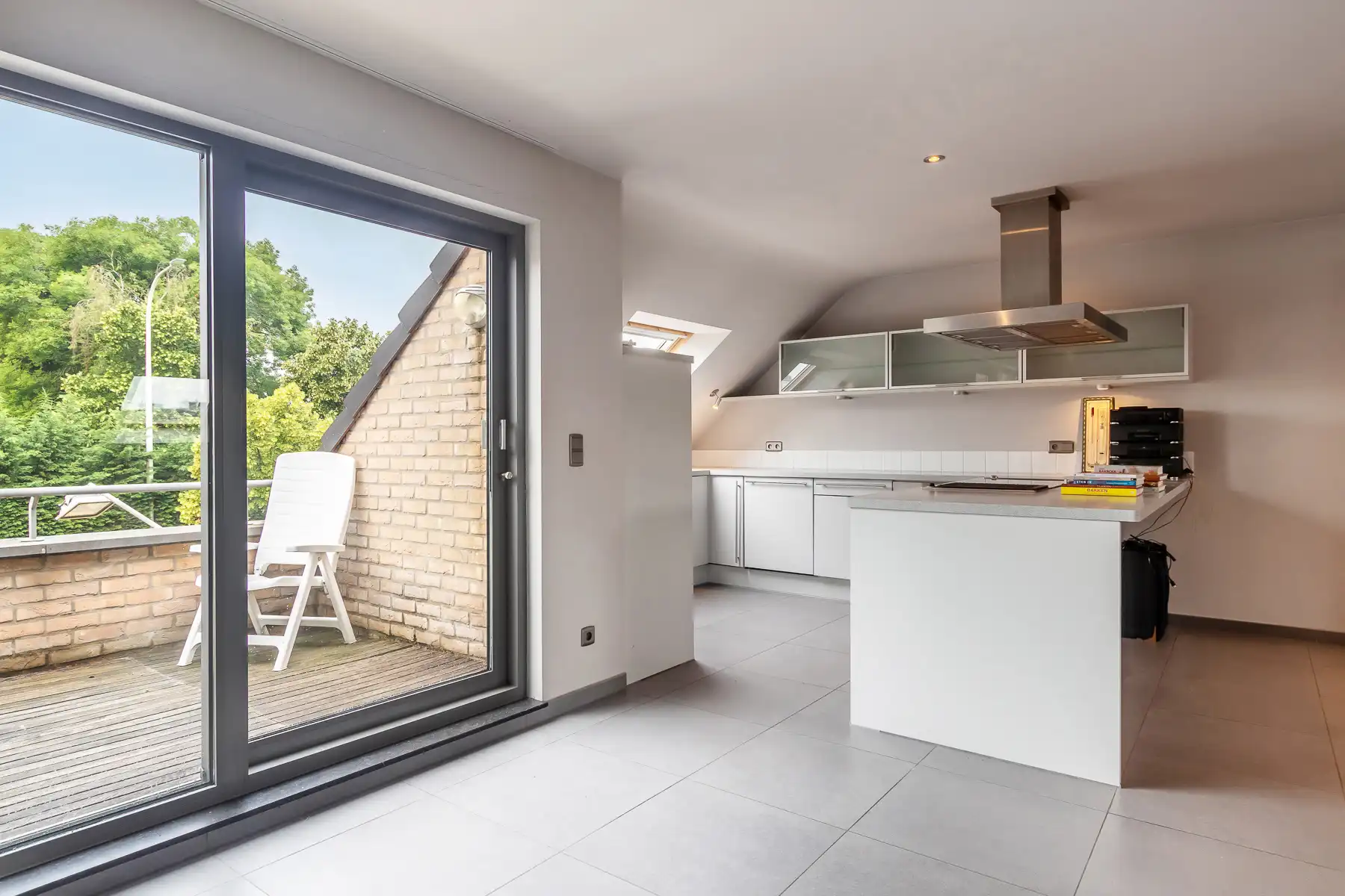 Ruim, triplex appartement met 1 slaapkamer vlakbij centrum foto 7