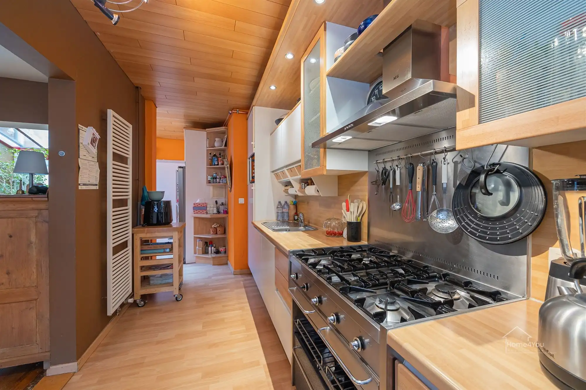 Veelzijdig handelshuis met ruim duplex appartement foto 9