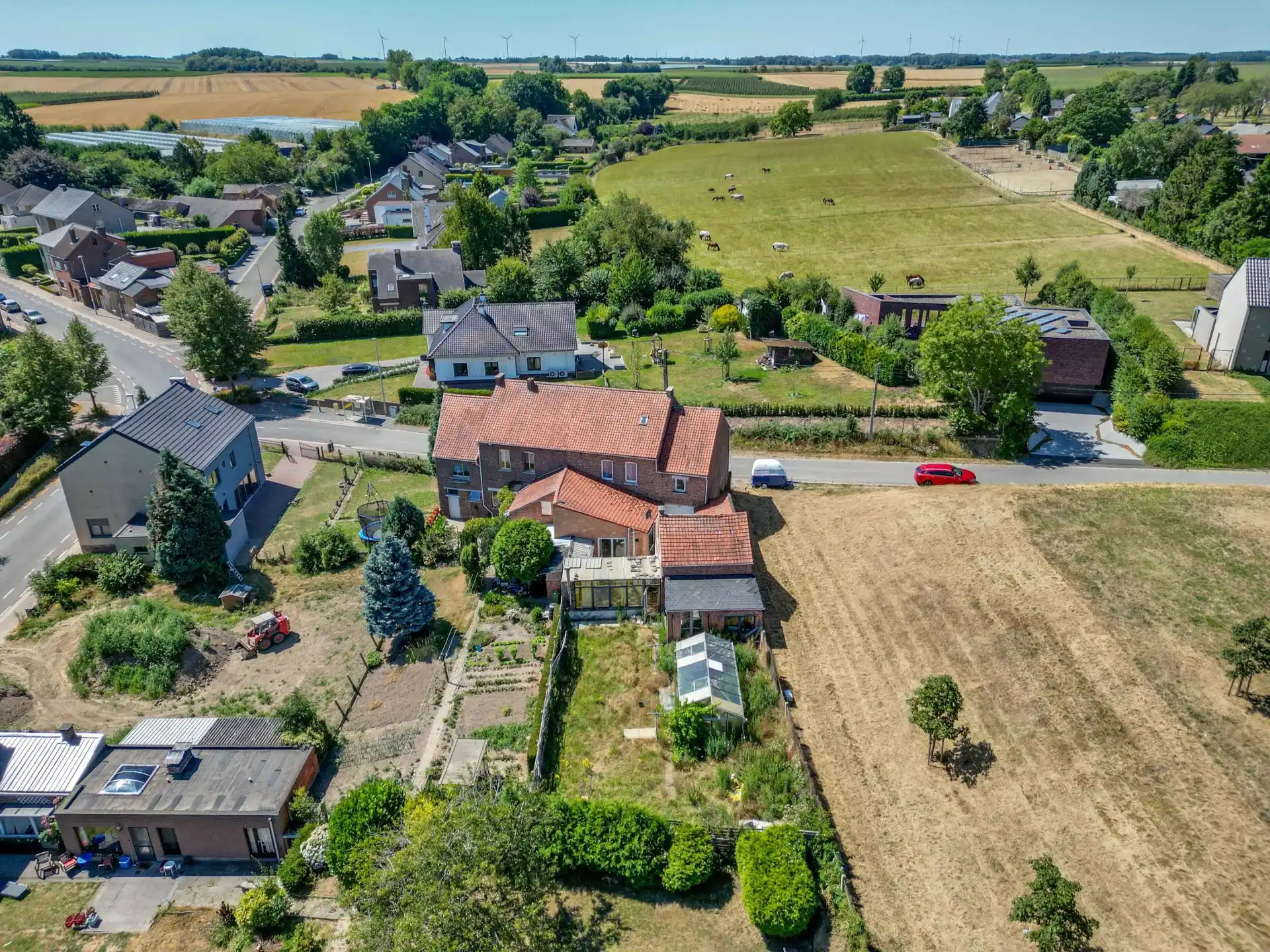 Landelijk gelegen woning met zes slaapkamers foto 32