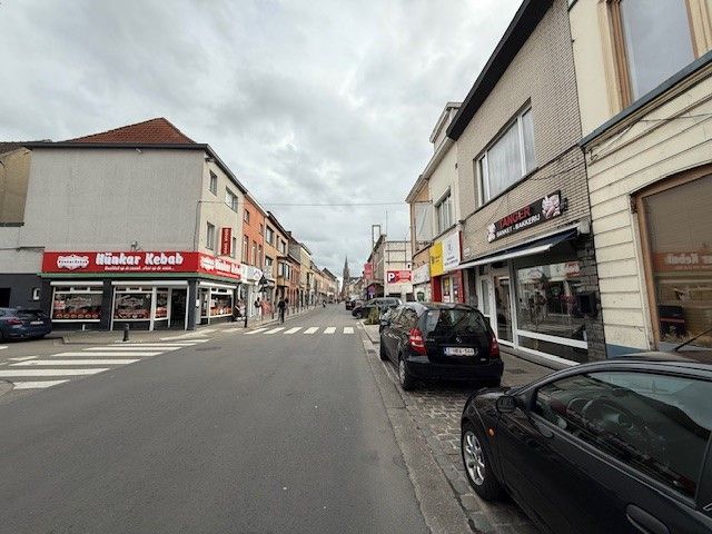 Afgewerkt handelszaak te huur in de Bevrijdingslaan Gent foto 2