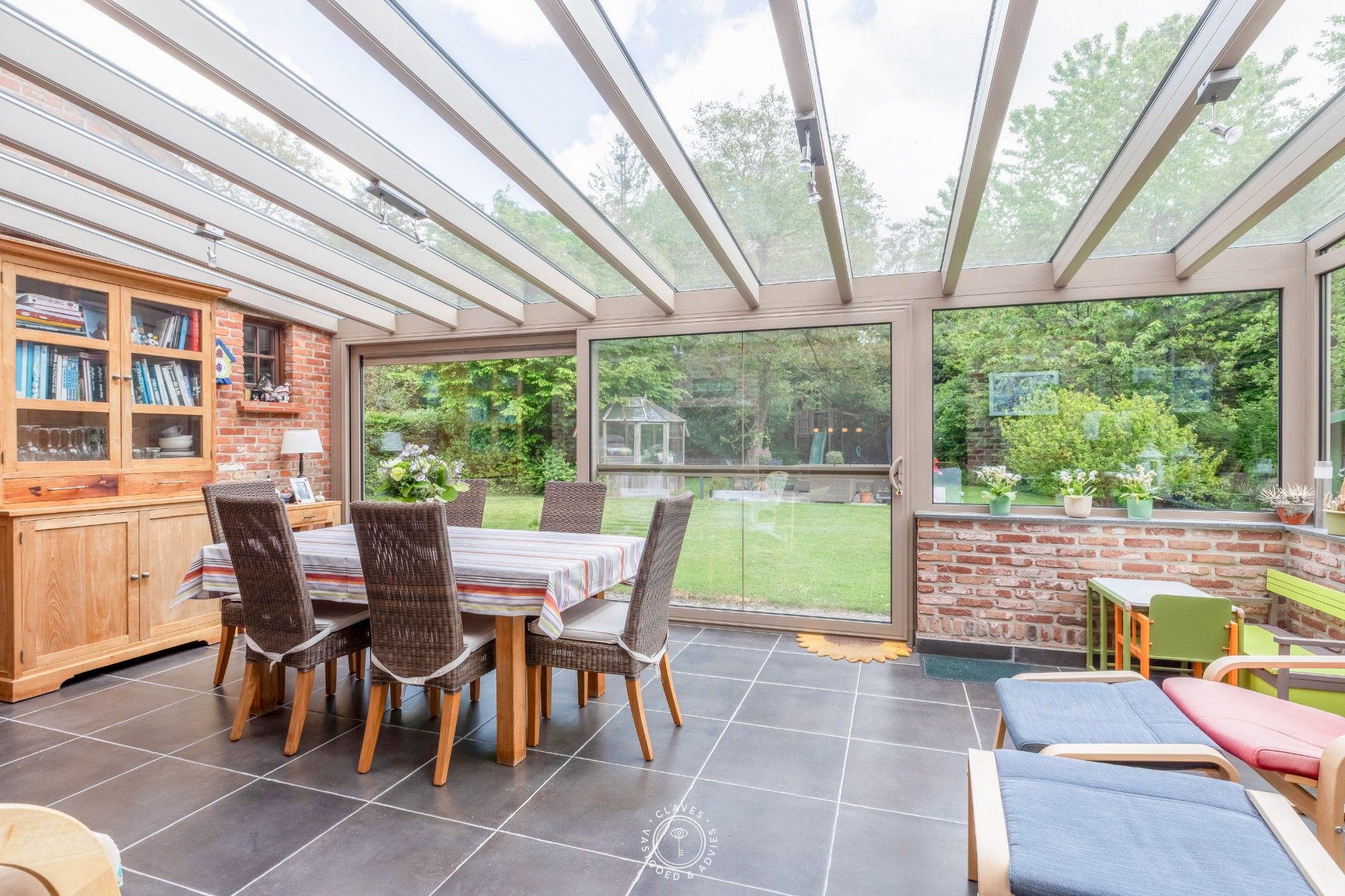 Charmante woning op een welgelegen locatie in Sinaai-Waas foto 10