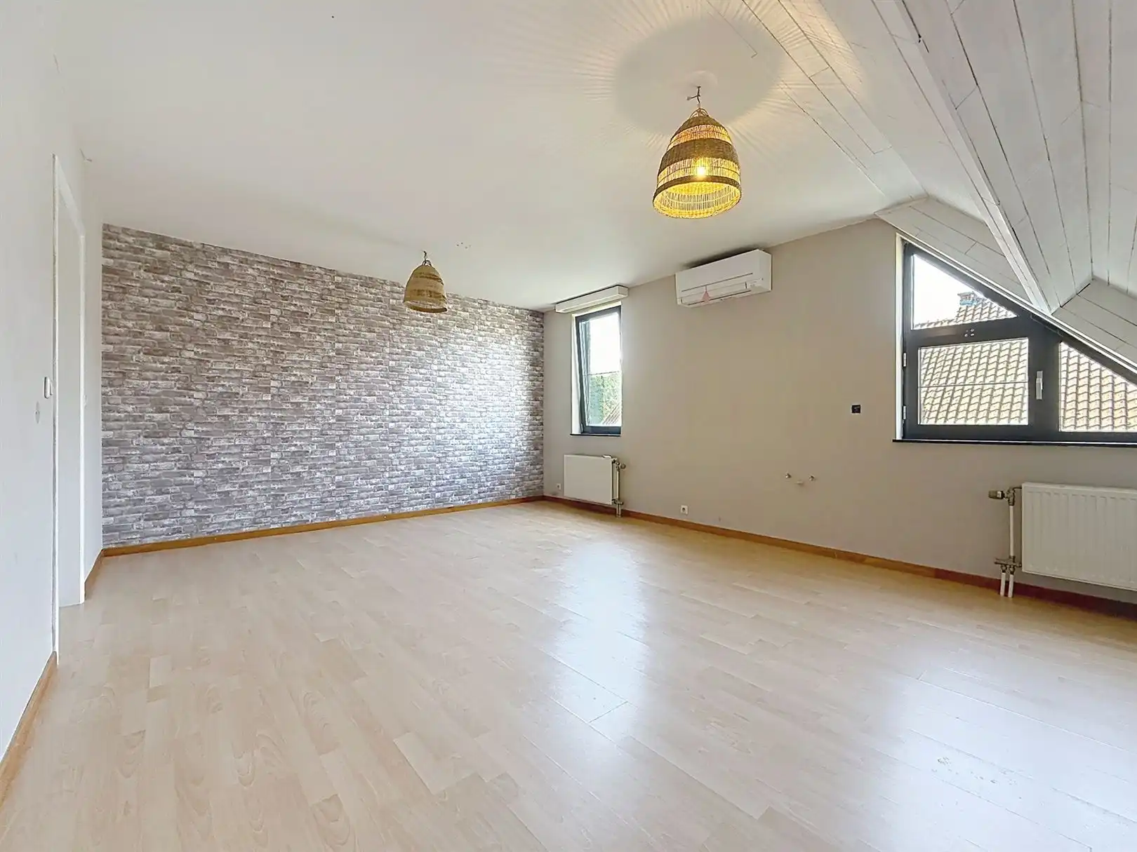 Huis met praktijkruimte, 4 slpks,  2 bdks, 10a 34ca foto 29