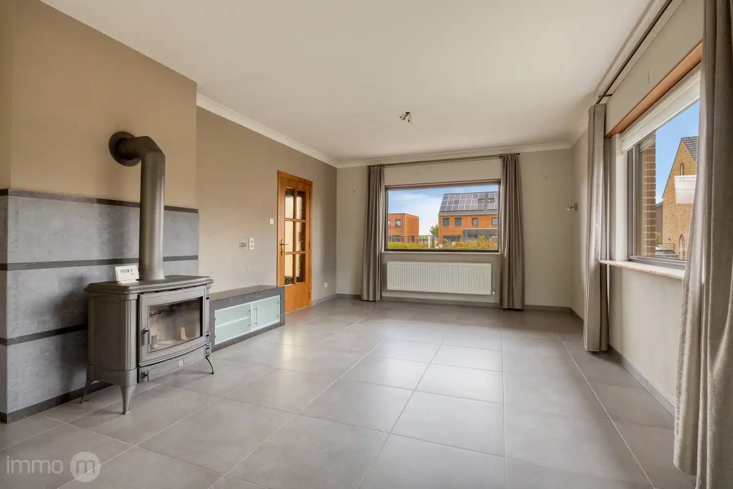 Uitstekend onderhouden open bebouwing met zonnepanelen en 3 tot 5 slaapkamers op prachtig perceel van 55a43ca foto 11