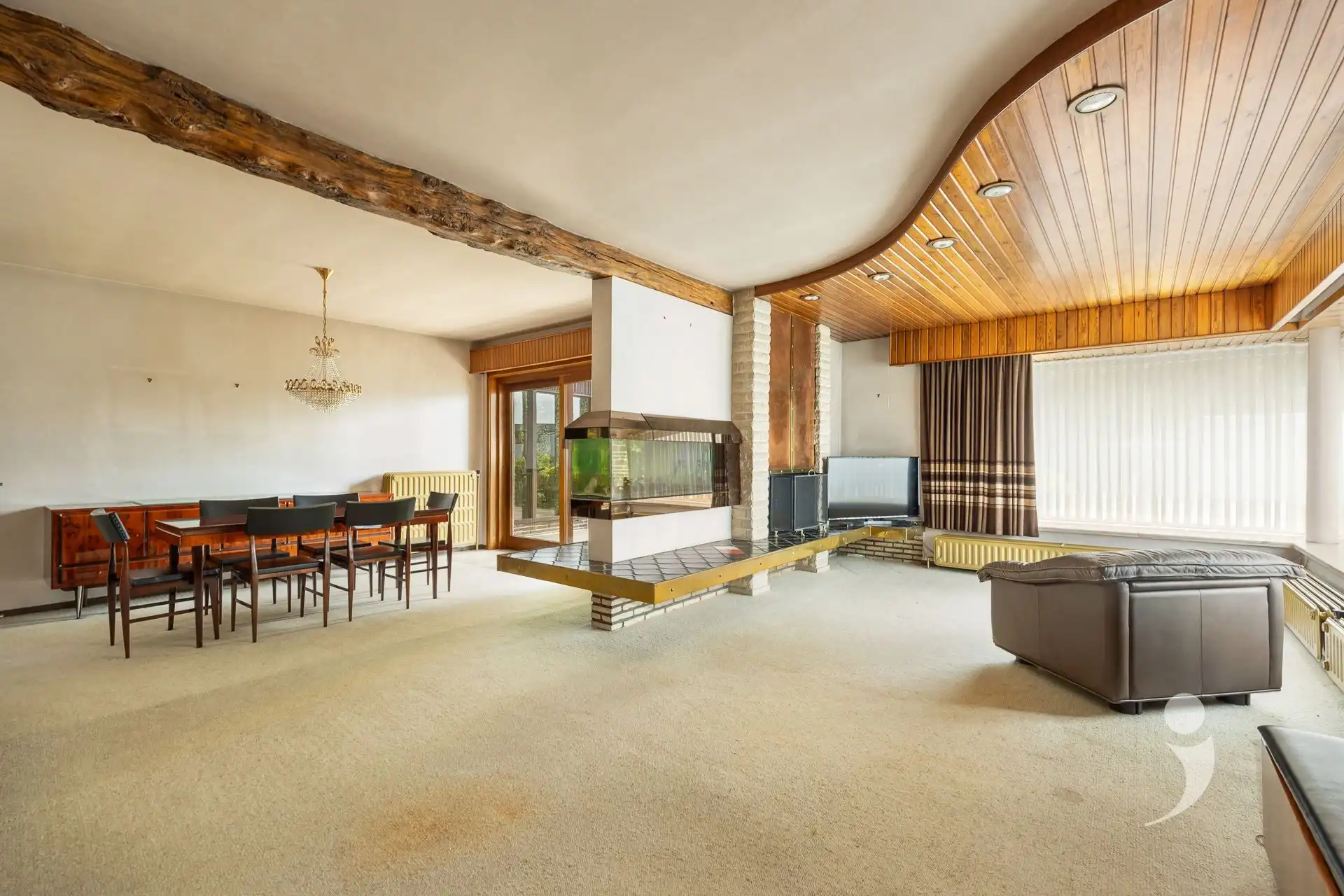 Ruime te renoveren woning!  foto 4
