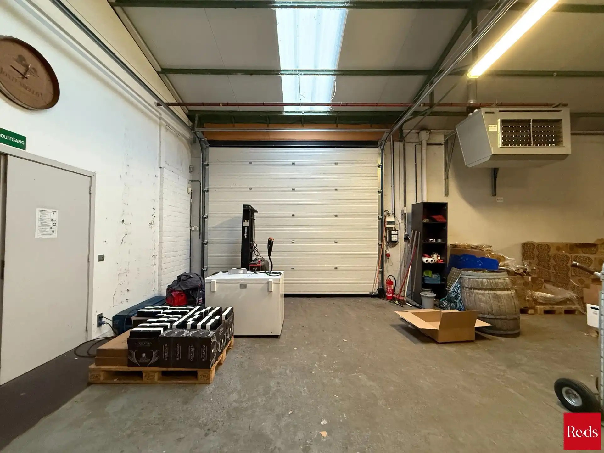 Kantoor/handelsruimte met achtergelegen magazijn te huur foto 10