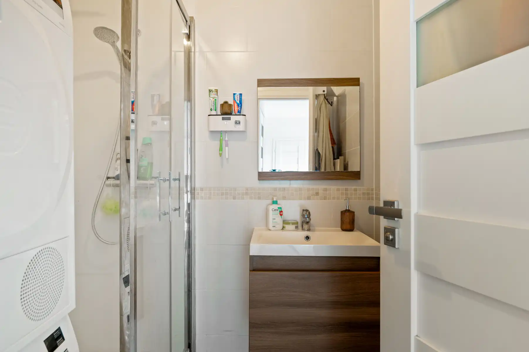 Leuk 2-SLK appartement op de bovenste verdieping foto 8