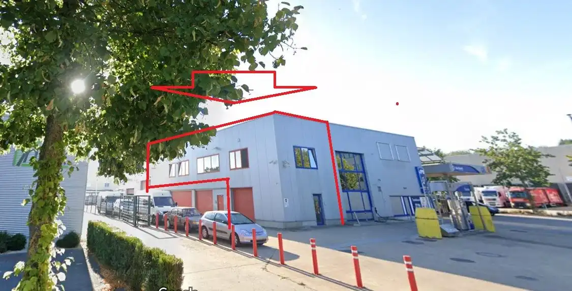 Multifunctionele ruimte met eigen inkomhal en inpandige garage in Wingepark foto {{pictureIndex}}