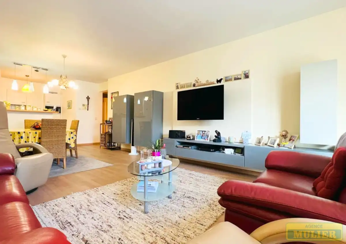 Appartement te koop foto {{pictureIndex}}