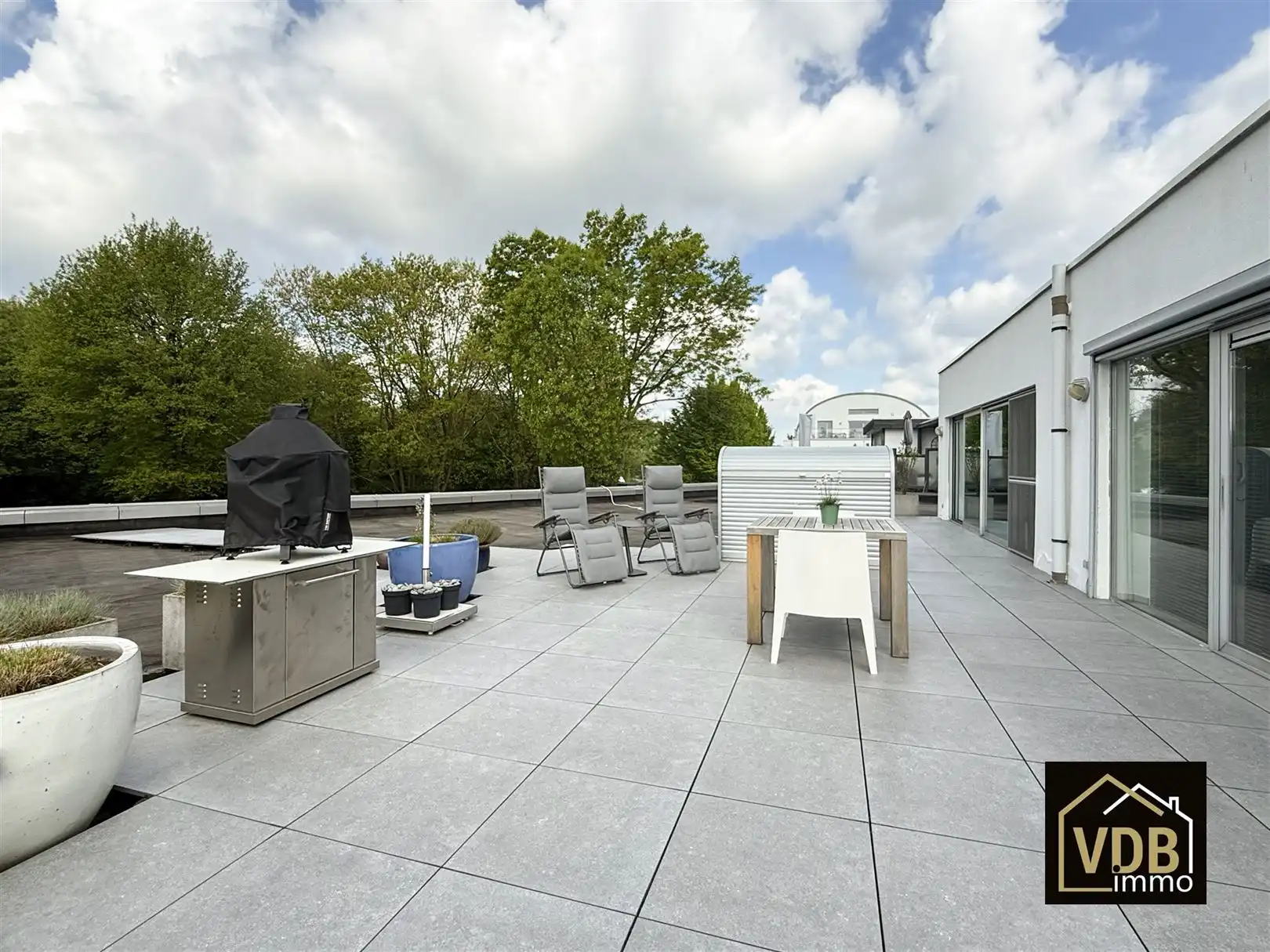 COMMERCIEEL PAND MET PENTHOUSE OP TOP LOCATIE foto 20