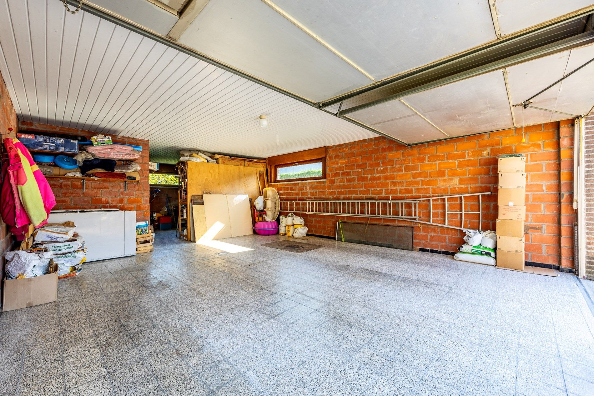 POLYVALENTE EIGENDOM OP 978 M² foto 29