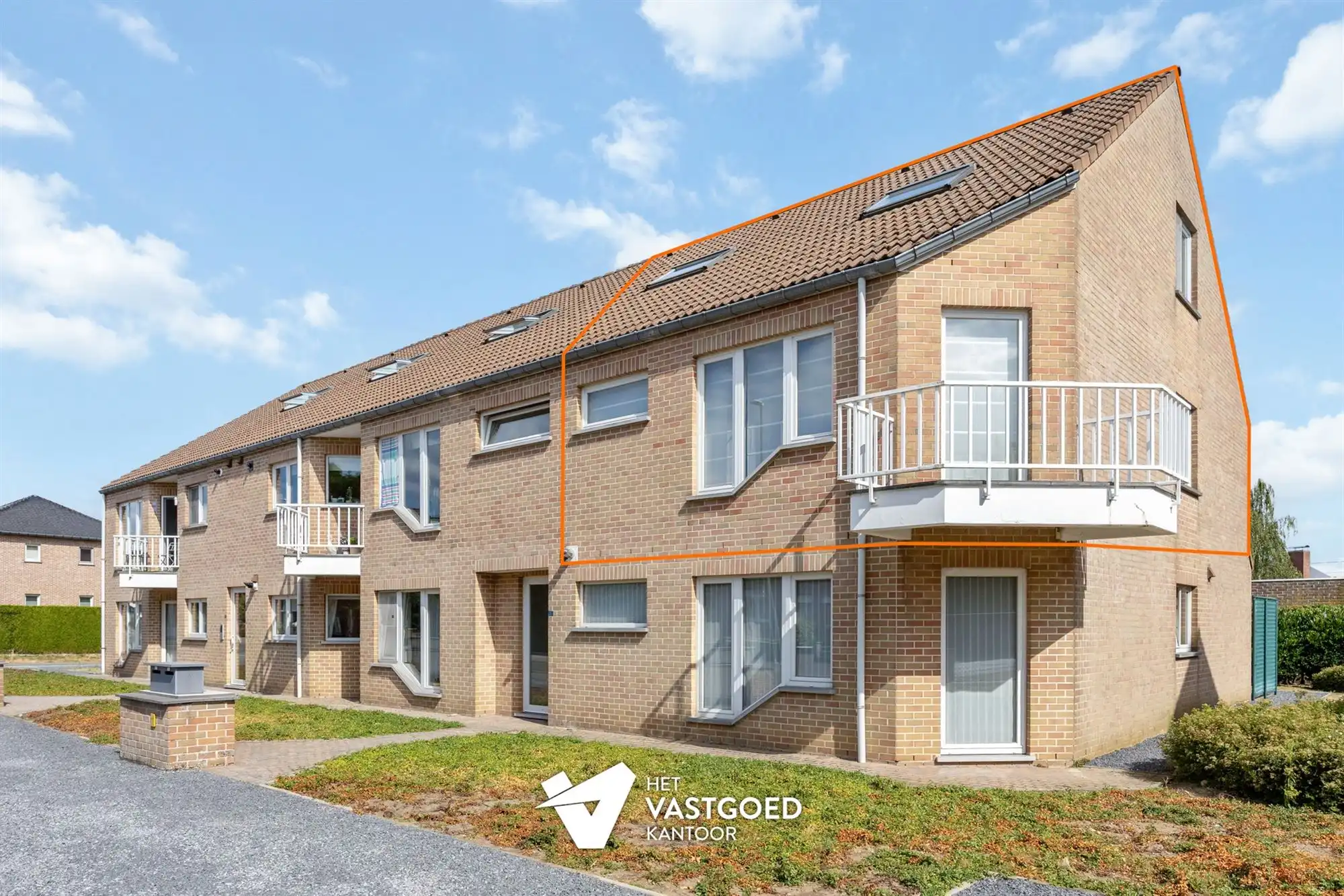 ZEER RUIM DUPLEX APPARTEMENT VAN 159 M² MET ZEER PRAKTISCHE INDELING EN KWALITATIEVE AFWERKING foto 2