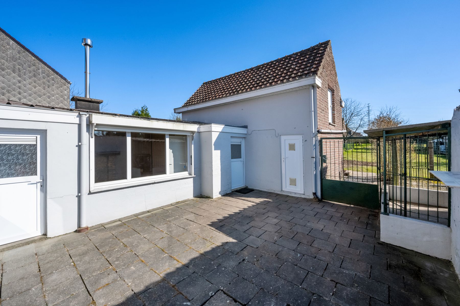 TE RENOVEREN HUIS MET LANDELIJKE LIGGING EN UITBREIDINGMOG. foto 24