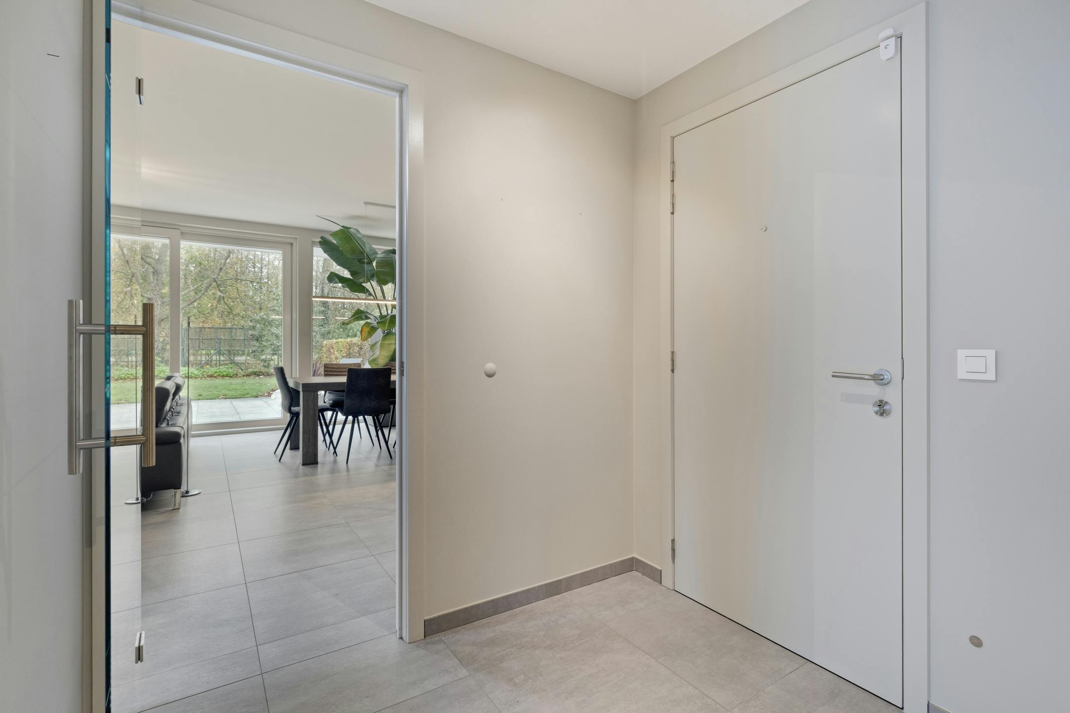 Uniek appartement met 2 slaapkamers en garage te koop in Eeklo foto 3