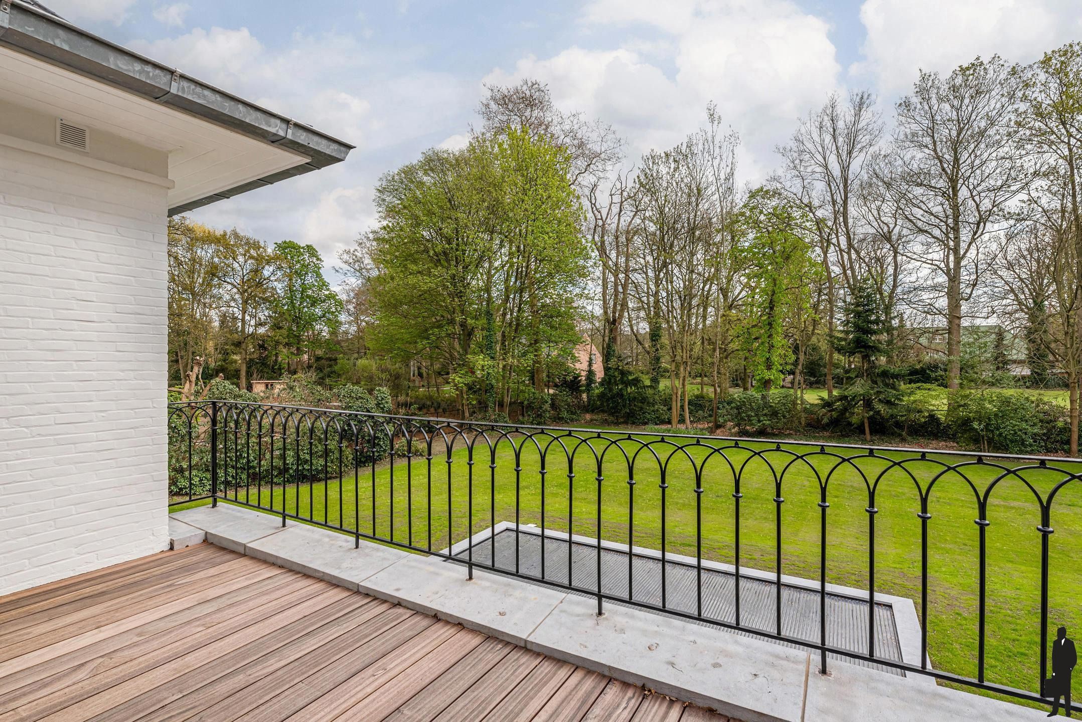 Gerenoveerde villa (ca. 3.628 m²) in een doodlopende straat! foto 27