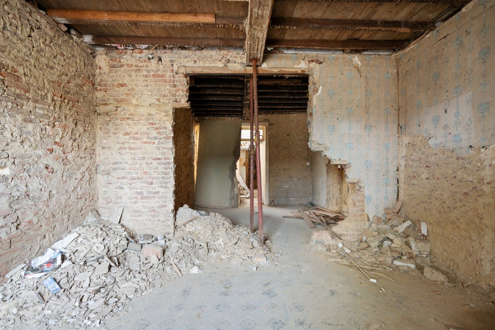 TE RENOVEREN WONING MET 1001 MOGELIJKHEDEN foto 4