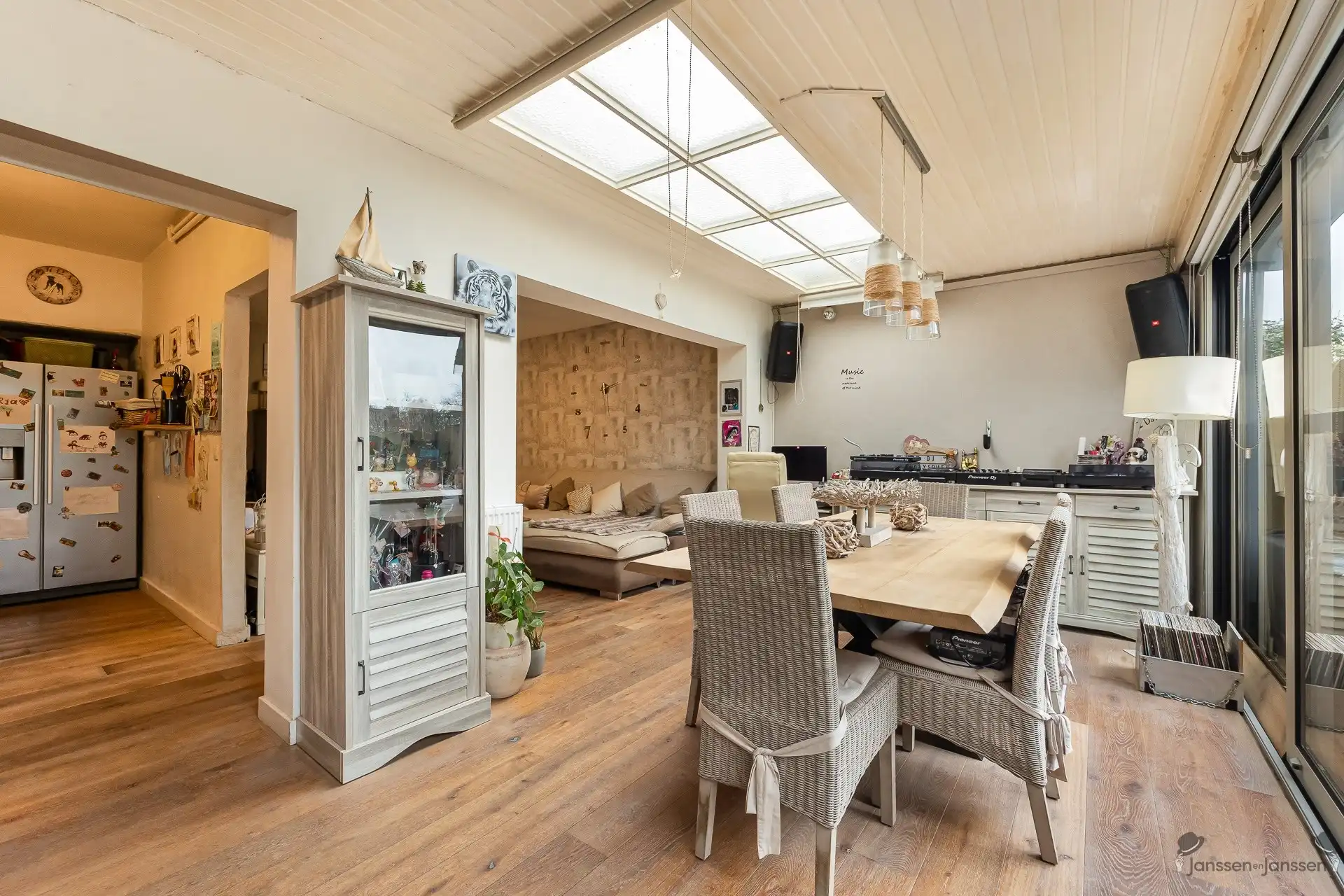 Woning met 3 (mog.4) slk, garage en ruime tuin in Brasschaat foto 6